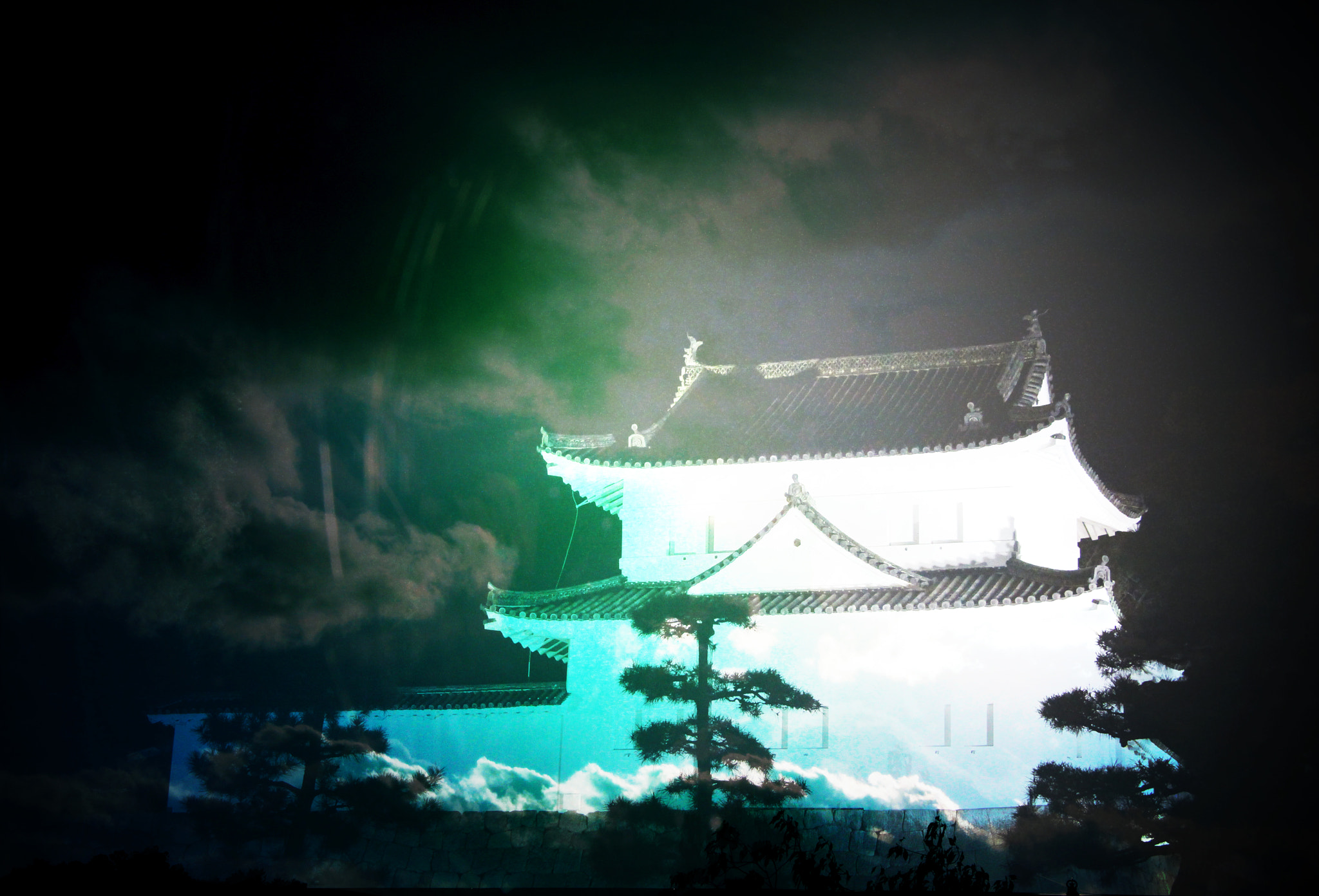 Canon EOS 700D (EOS Rebel T5i / EOS Kiss X7i) sample photo. Clouds and castles on cold nights photography