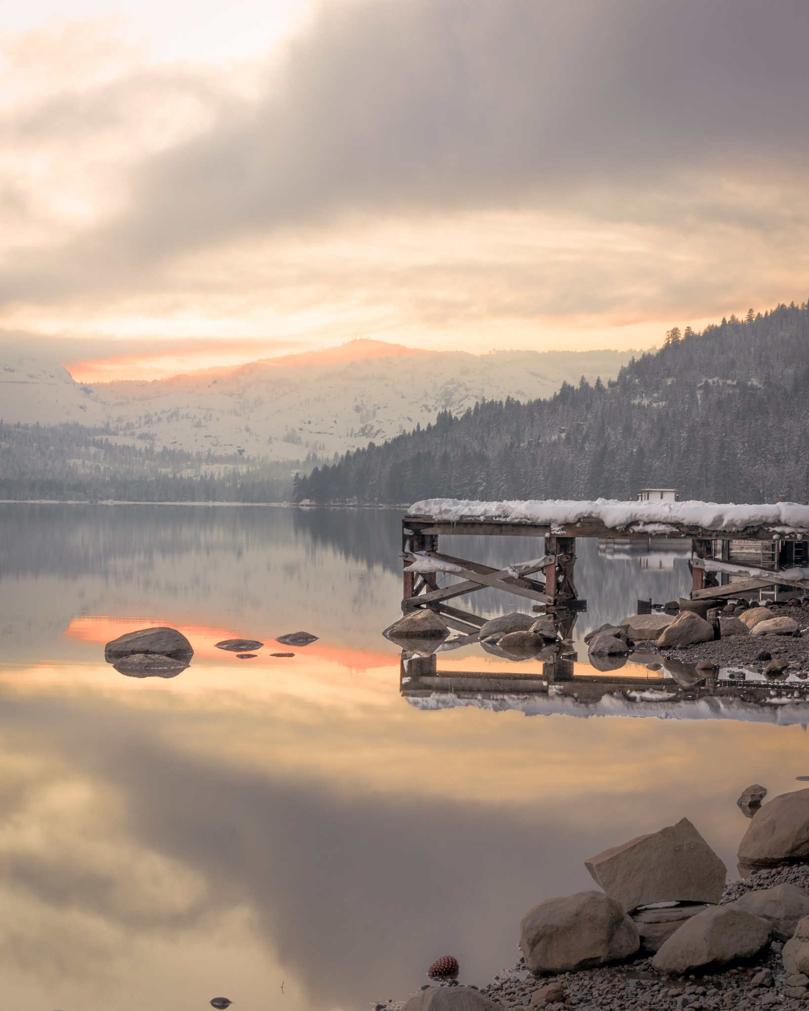 Tokina AT-X 70-200mm F4 PRO FX VCM-S sample photo. Sunset at donner lake photography