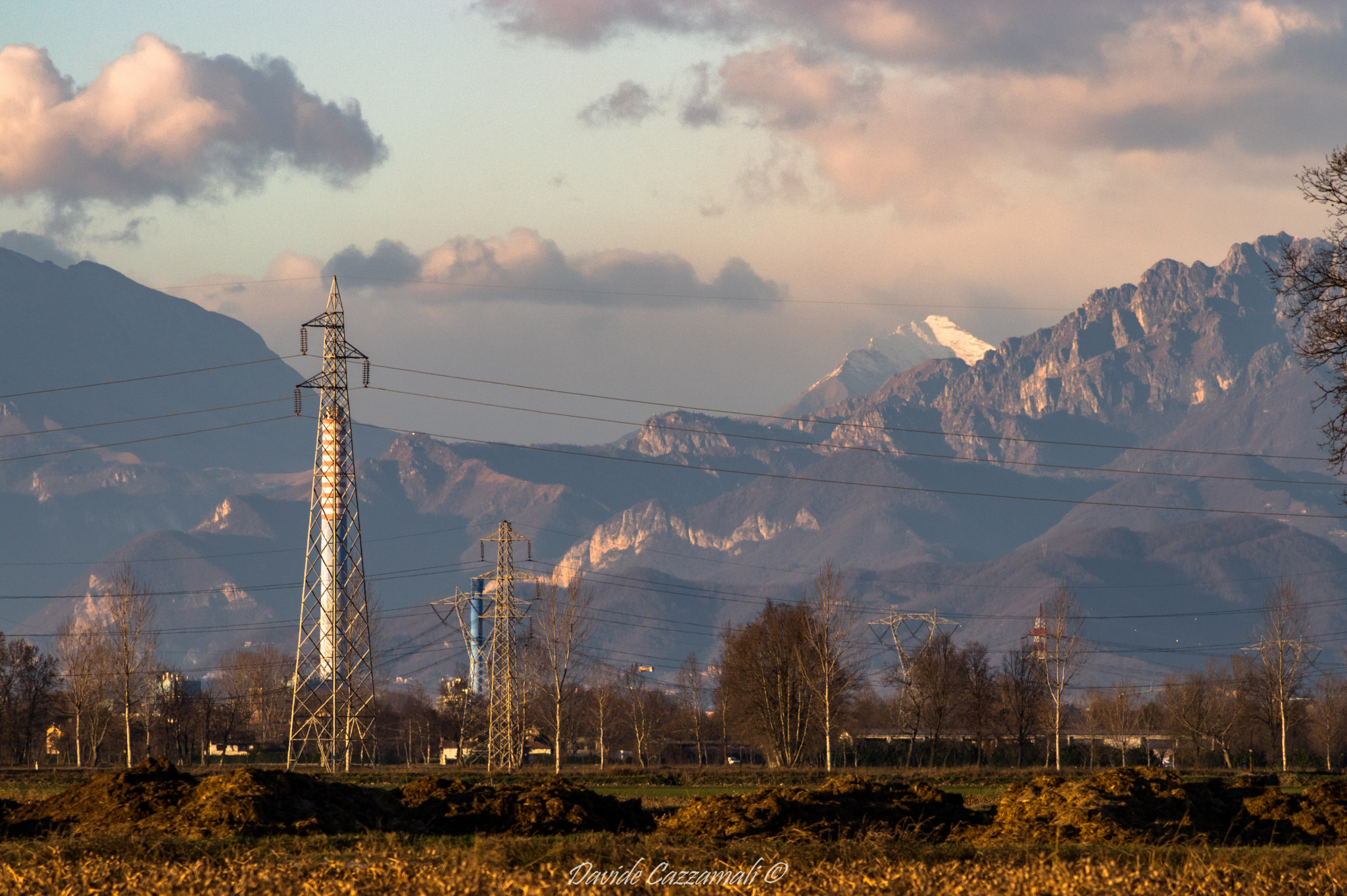 HD Pentax DA 55-300mm F4.0-5.8 ED WR sample photo. Centrale di cassano d'adda, monte legnone photography