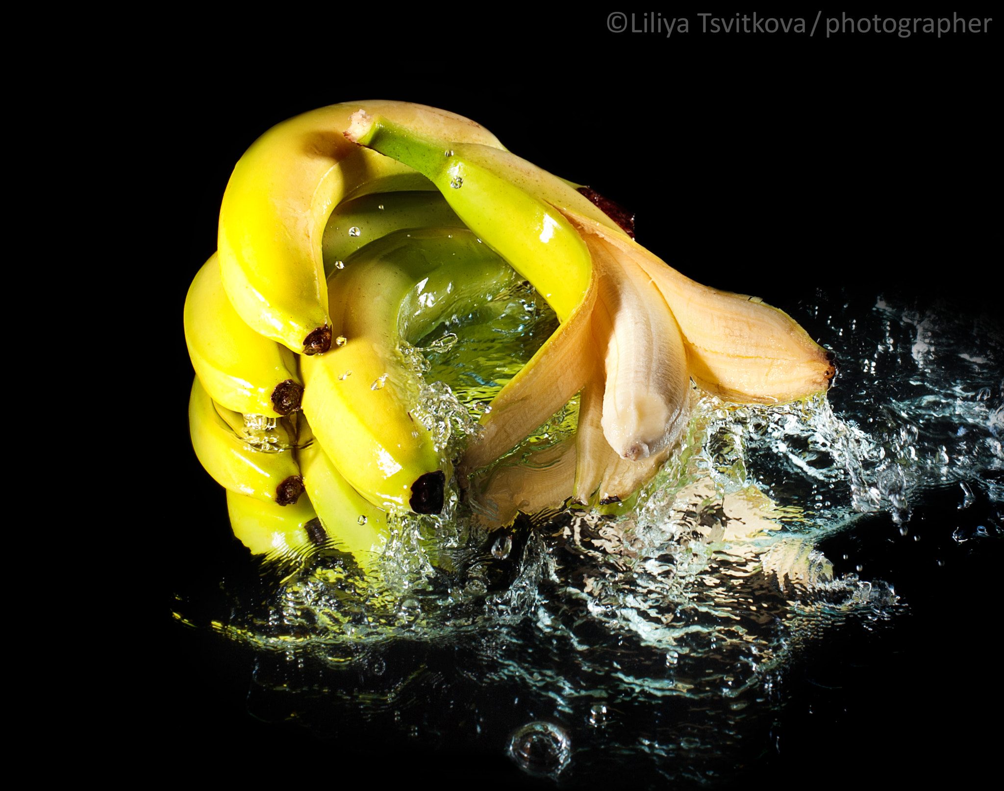Nikon D700 sample photo. Bananas in water photography