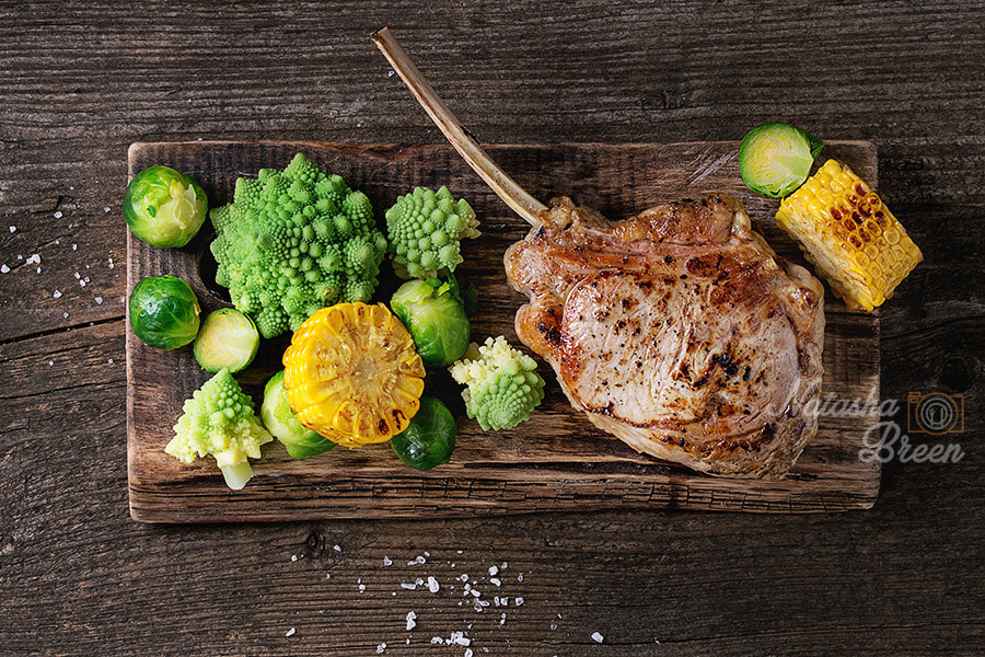 Canon EOS 700D (EOS Rebel T5i / EOS Kiss X7i) + Canon EF 70-200mm F4L IS USM sample photo. Grilled veal steak with vegetables photography