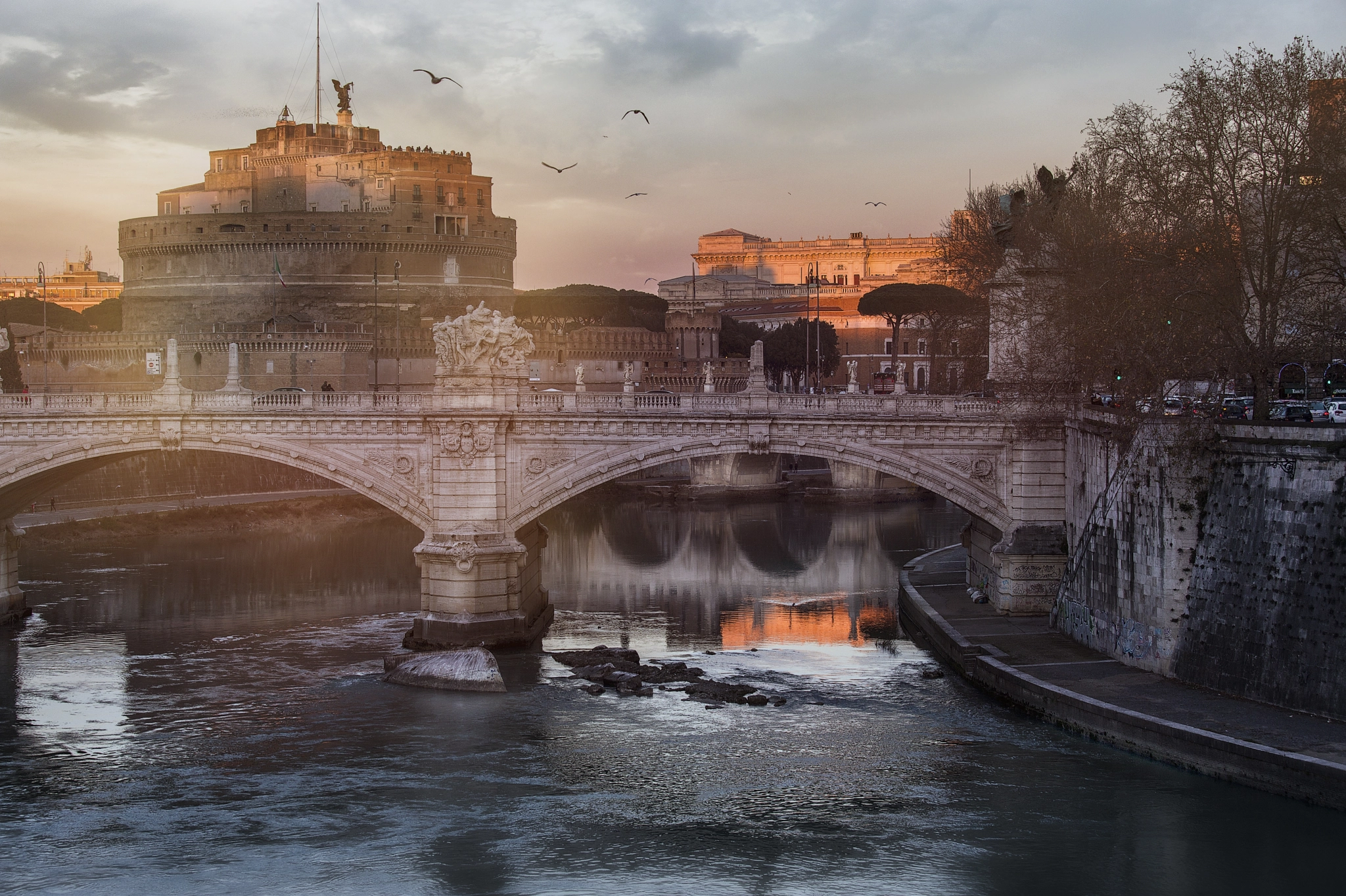 Canon EF 70-200mm F4L IS USM sample photo. A painting of rome photography