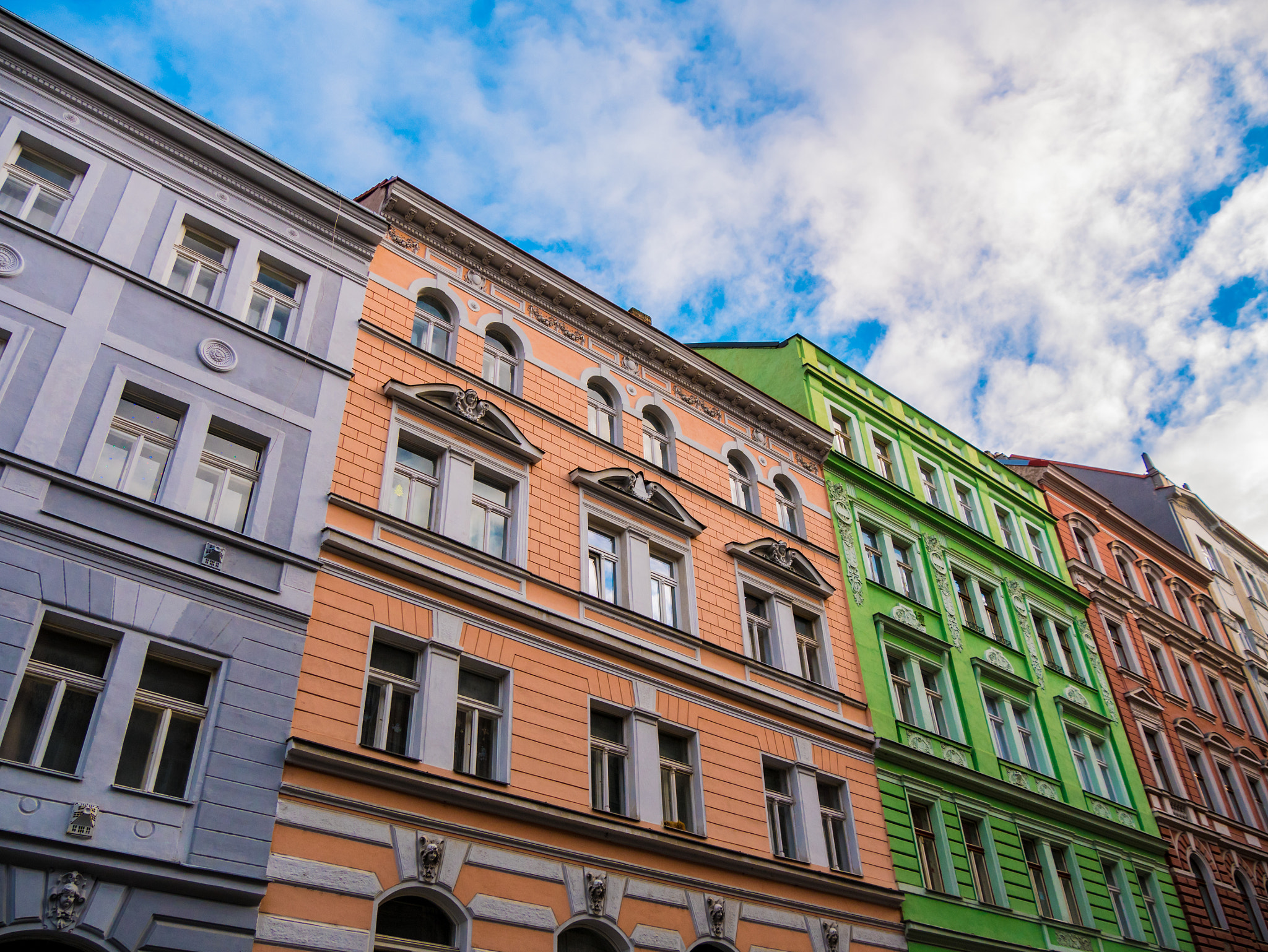 Panasonic Lumix DMC-GX85 (Lumix DMC-GX80 / Lumix DMC-GX7 Mark II) sample photo. Colorful buildings photography