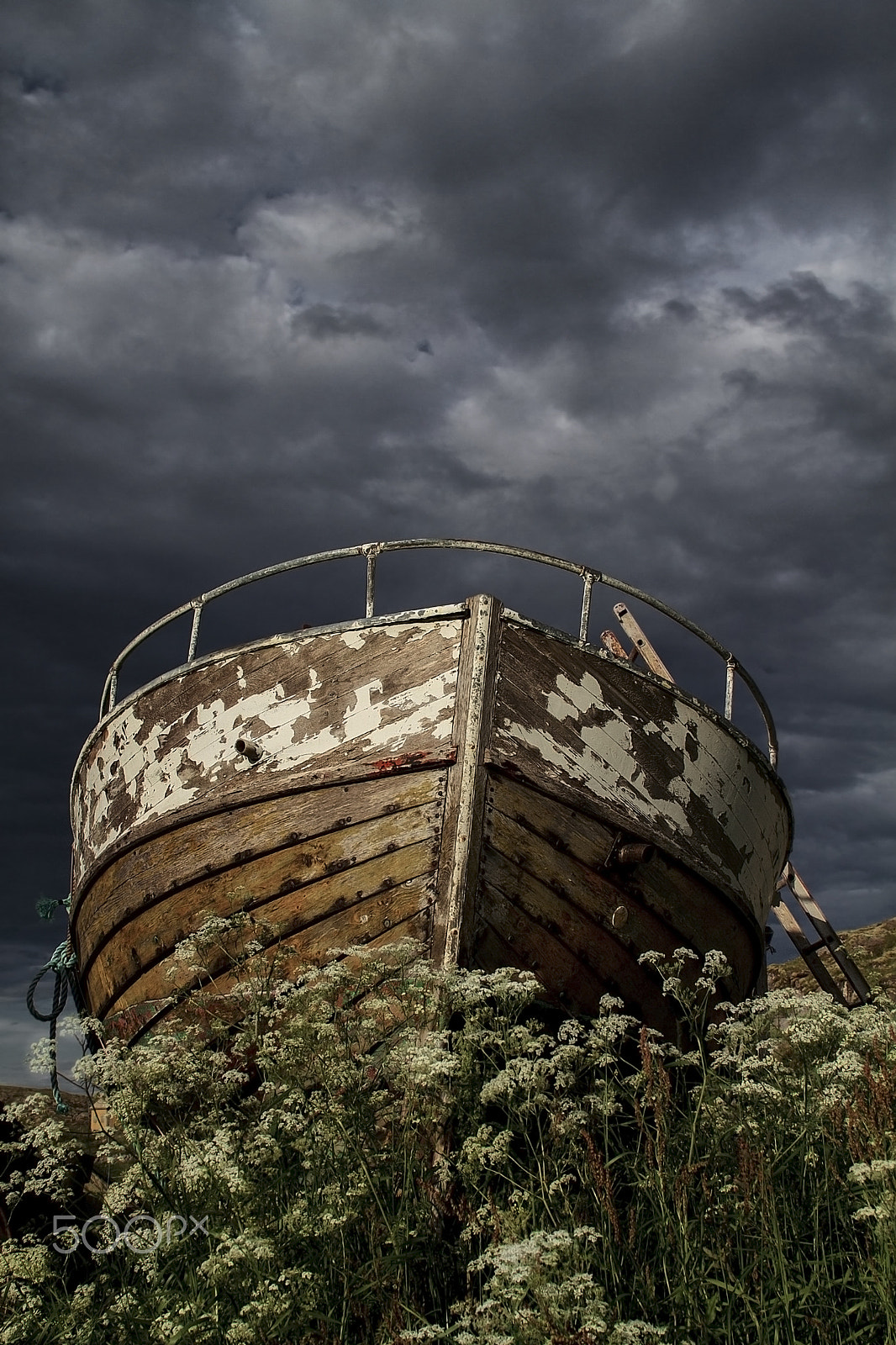 Canon EOS 7D + Sigma 24-70mm F2.8 EX DG Macro sample photo. Loner boat photography