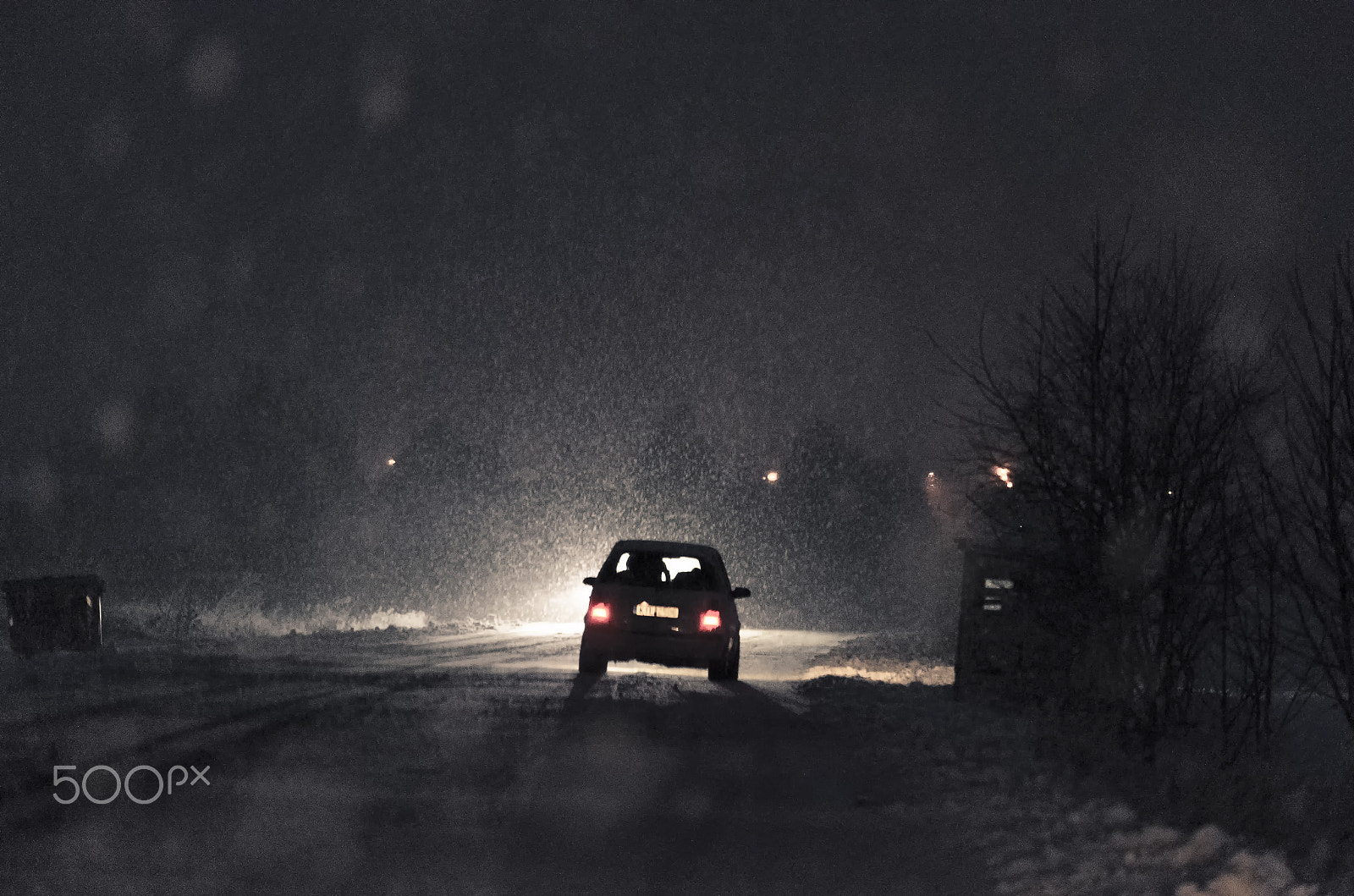 Nikon D7000 + Sigma 50-150mm F2.8 EX APO DC OS HSM sample photo. Night snowfall photography