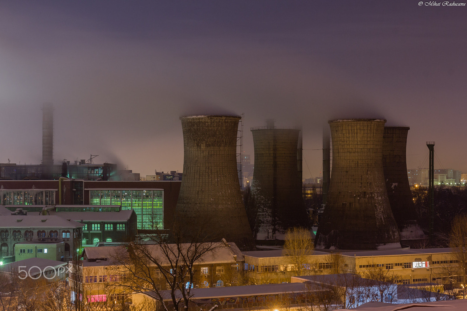Canon EOS 60D sample photo. Cold night photography