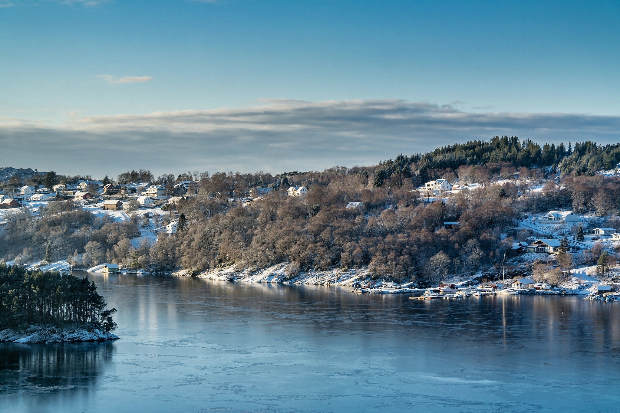 Samsung NX30 + Samsung NX 18-55mm F3.5-5.6 OIS sample photo. "winter coastal landscape" photography