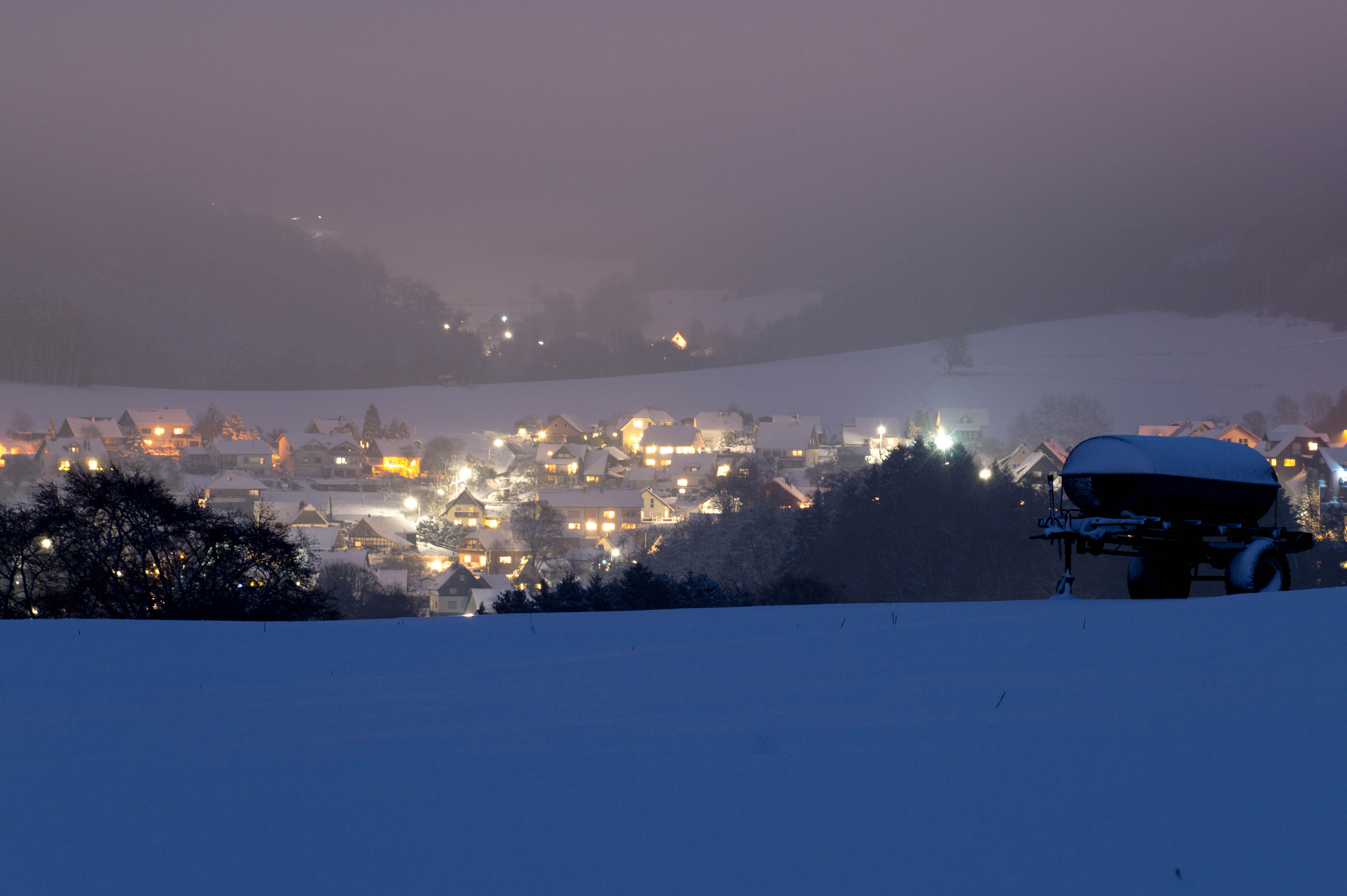 Sony DT 18-135mm F3.5-5.6 SAM sample photo. City by night photography