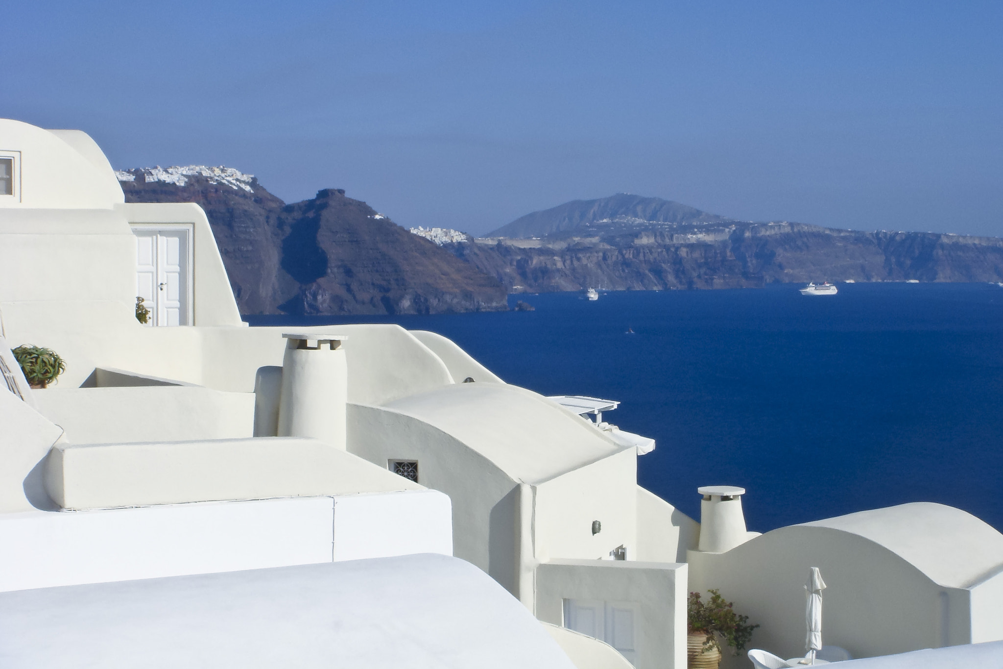 Sony DSC-T200 sample photo. Whitewashed roofs of oia photography