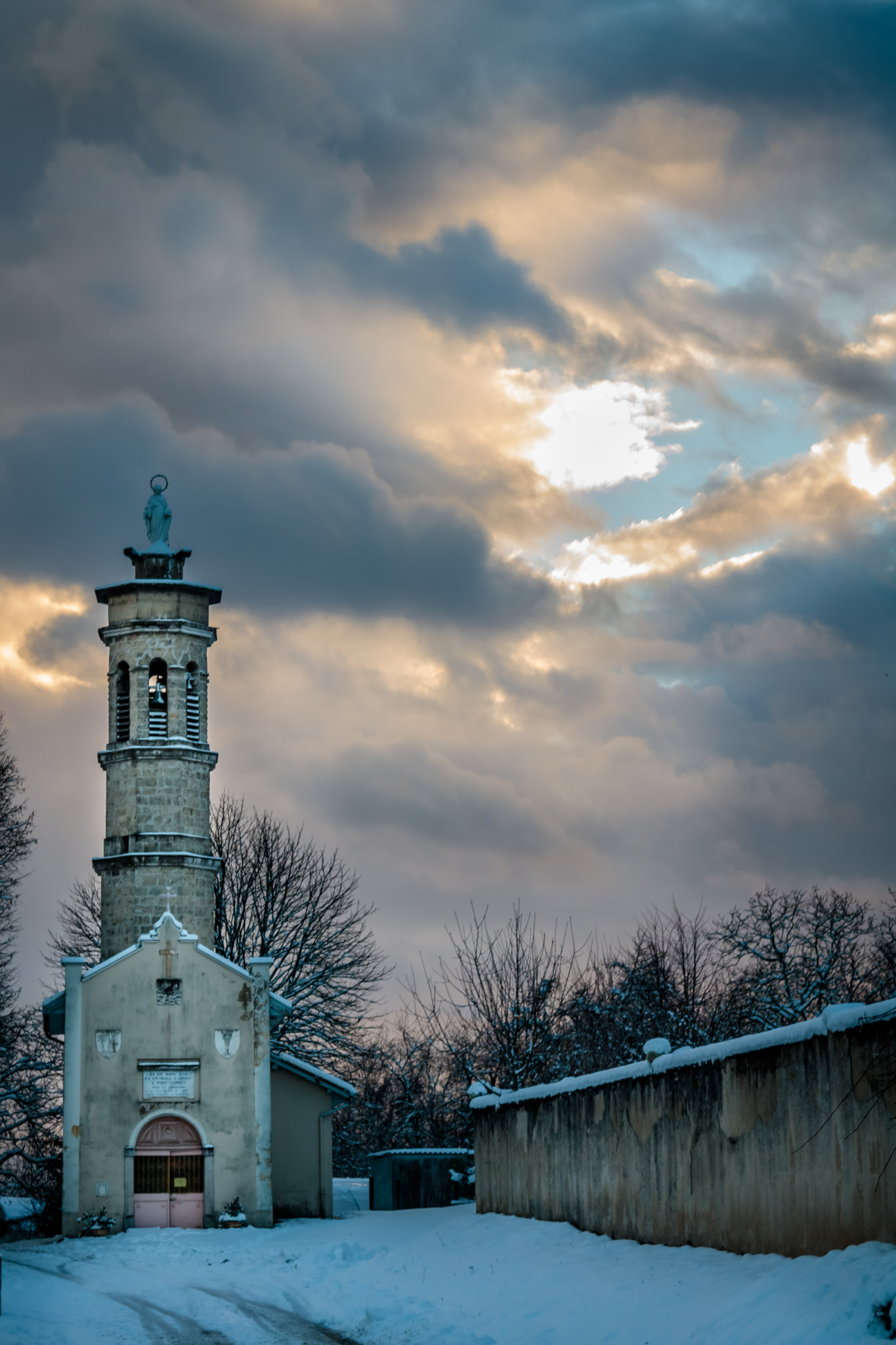 Canon EF 24-85mm F3.5-4.5 USM sample photo. Notre dame de l'osier (isère - france) photography