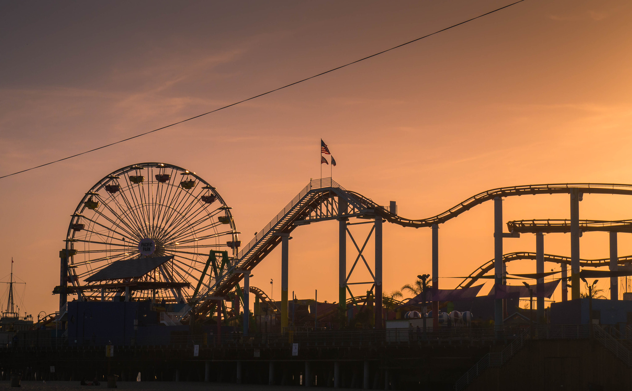 Olympus M.Zuiko Digital 14-42mm F3.5-5.6 II R sample photo. Santa monica pier photography