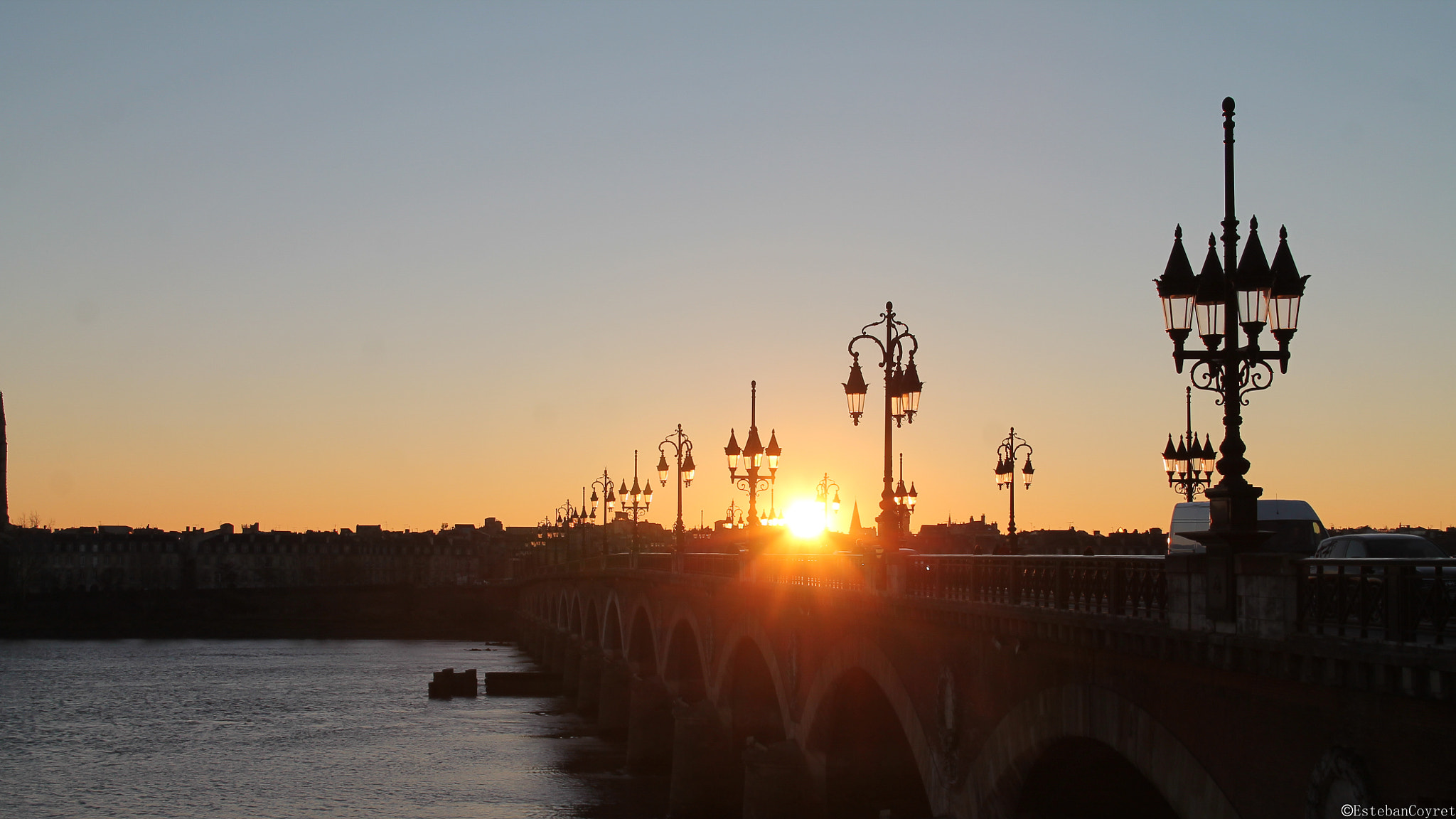Canon EF-S 18-135mm F3.5-5.6 IS sample photo. Pont de pierres photography