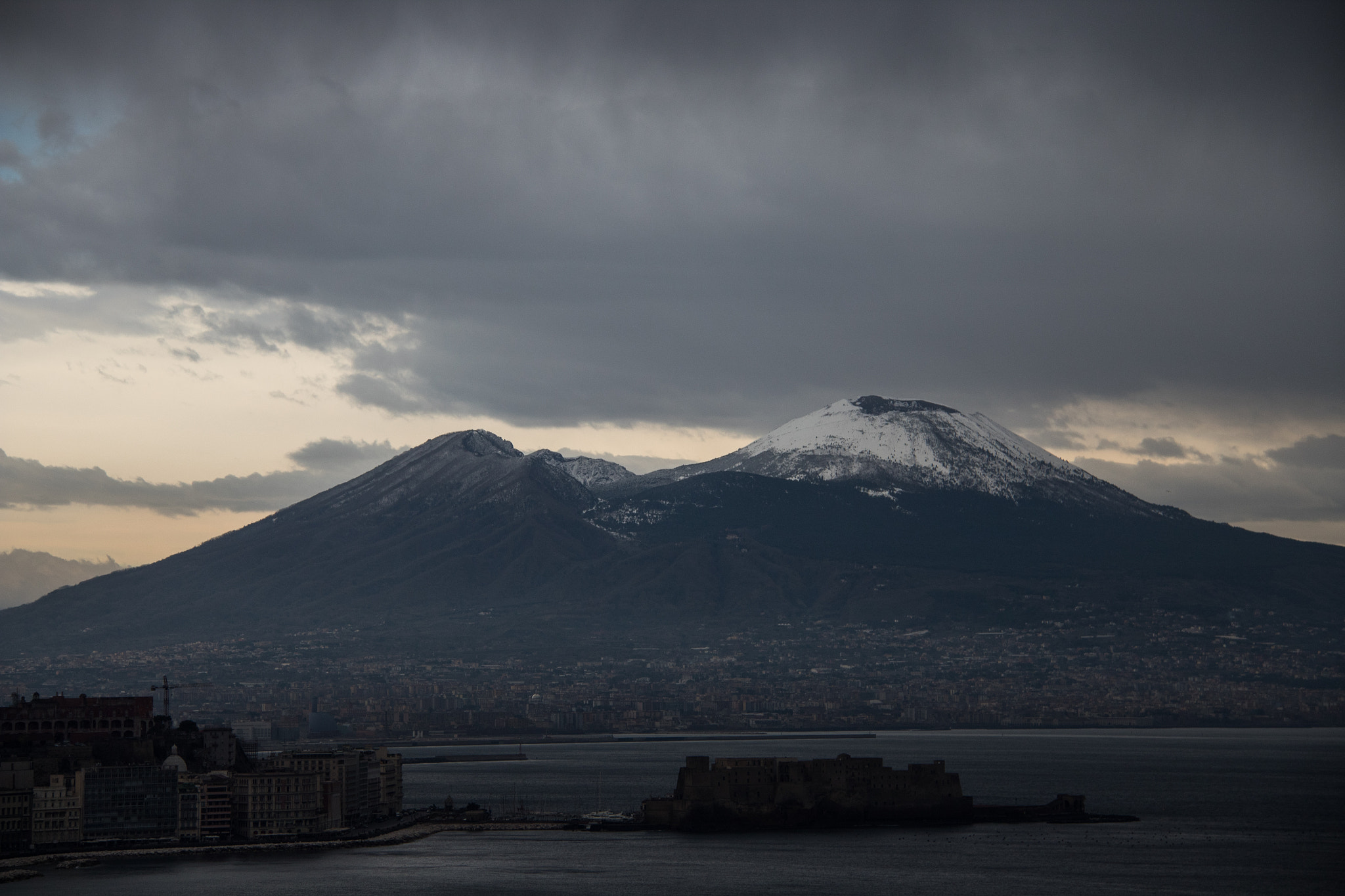 Canon EF-S 18-200mm F3.5-5.6 IS sample photo. Vesuvio photography
