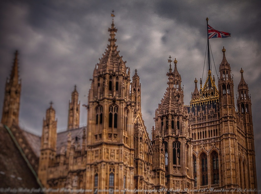 Canon EOS 5D Mark II sample photo. Houses of parliament, london. photography