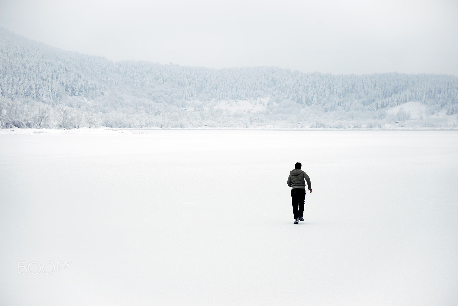 Nikon AF Nikkor 24-85mm F2.8-4D IF sample photo. Frozen lake in golcuk. photography