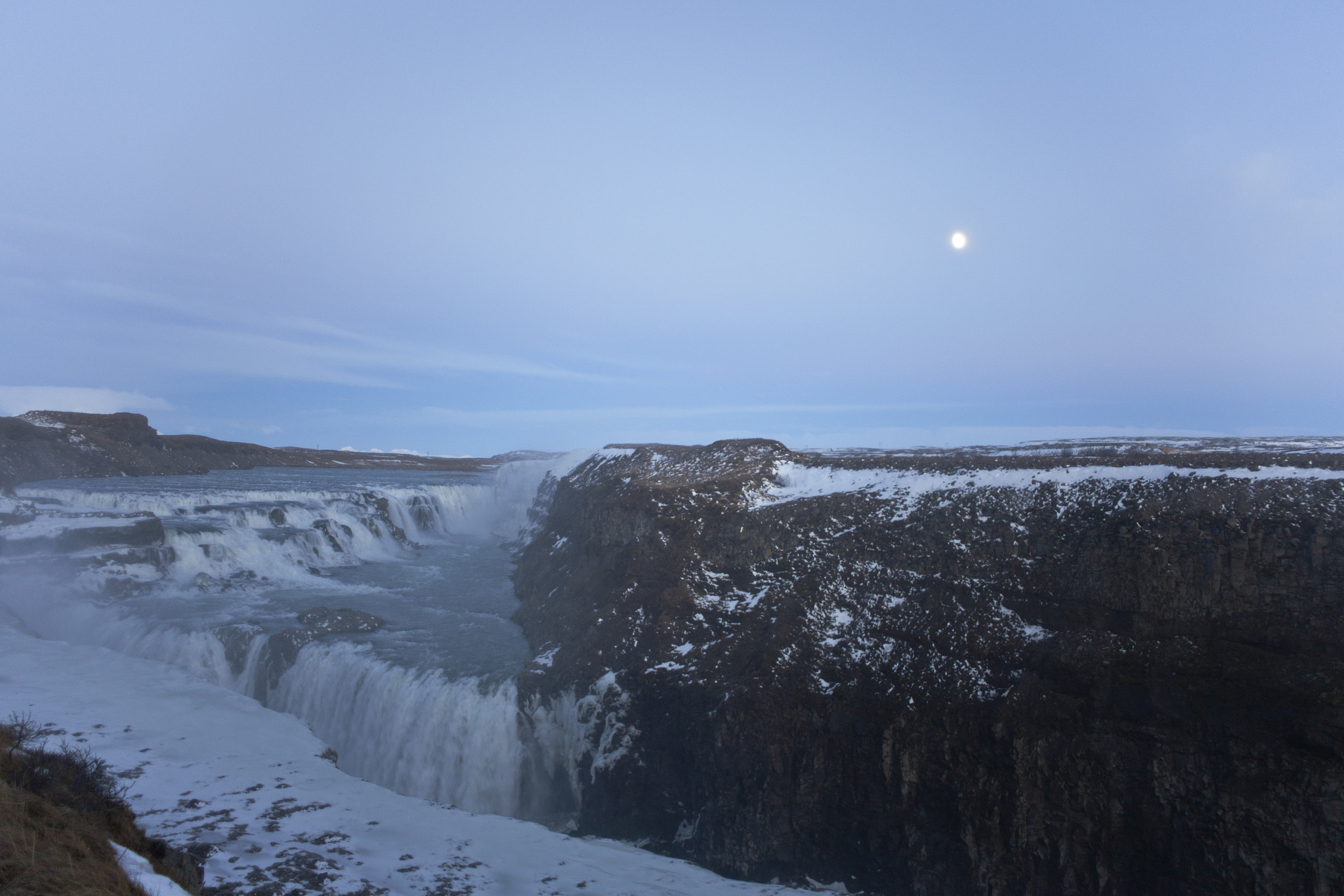 Canon EF 28-80mm f/3.5-5.6 USM IV sample photo. Blue moon photography