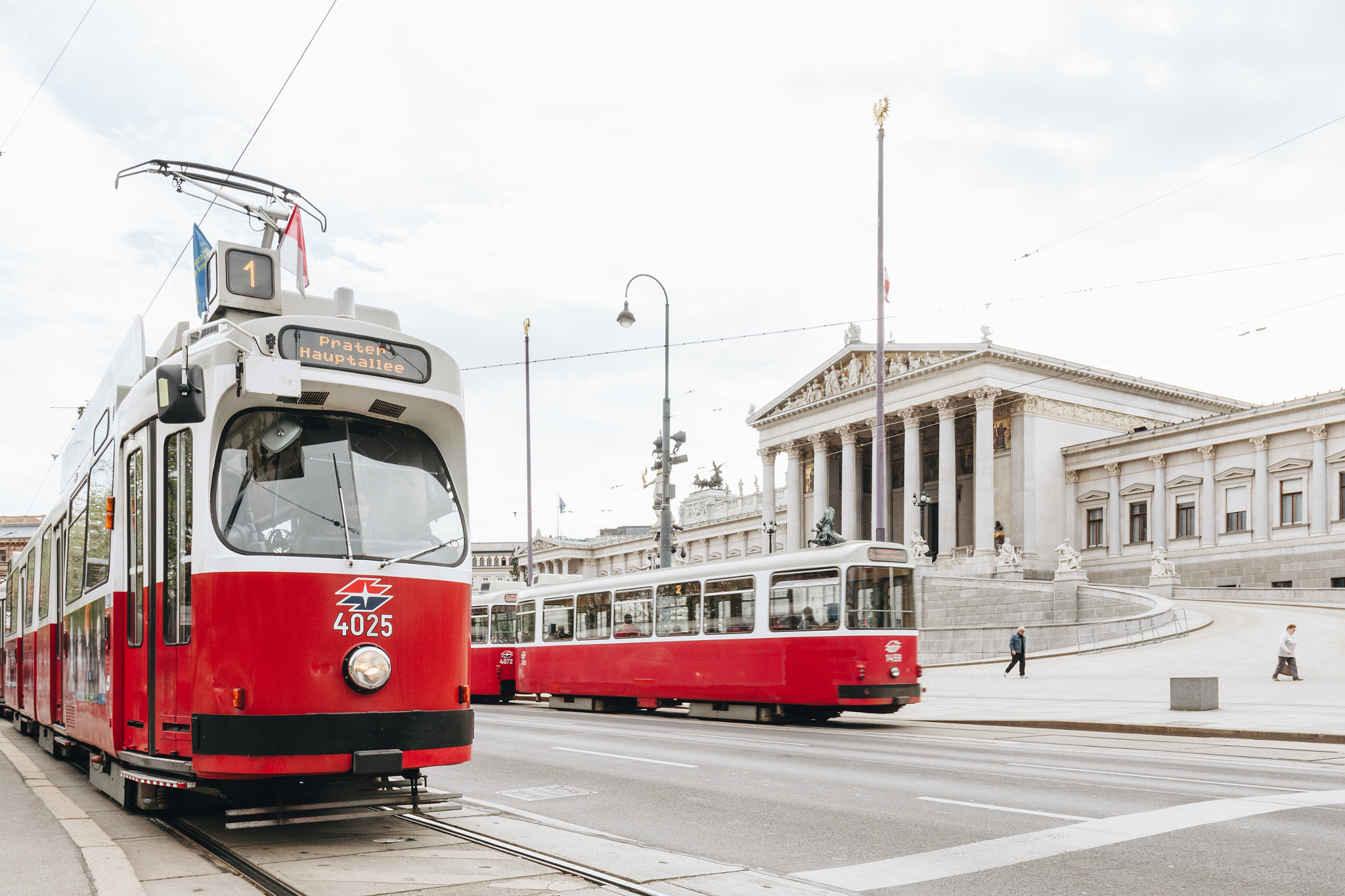 Canon EF-S 17-55mm F2.8 IS USM sample photo. Red vienna photography
