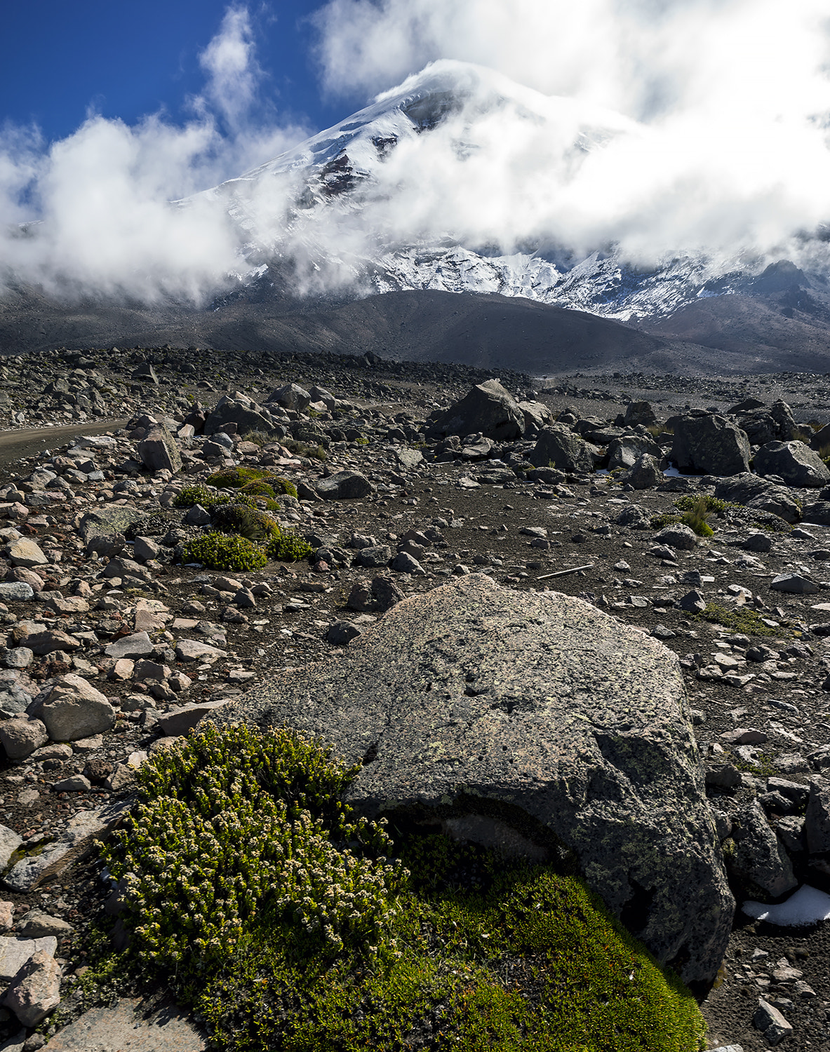 Sony a7 II + E 21mm F2.8 sample photo. Chimborazo ii photography