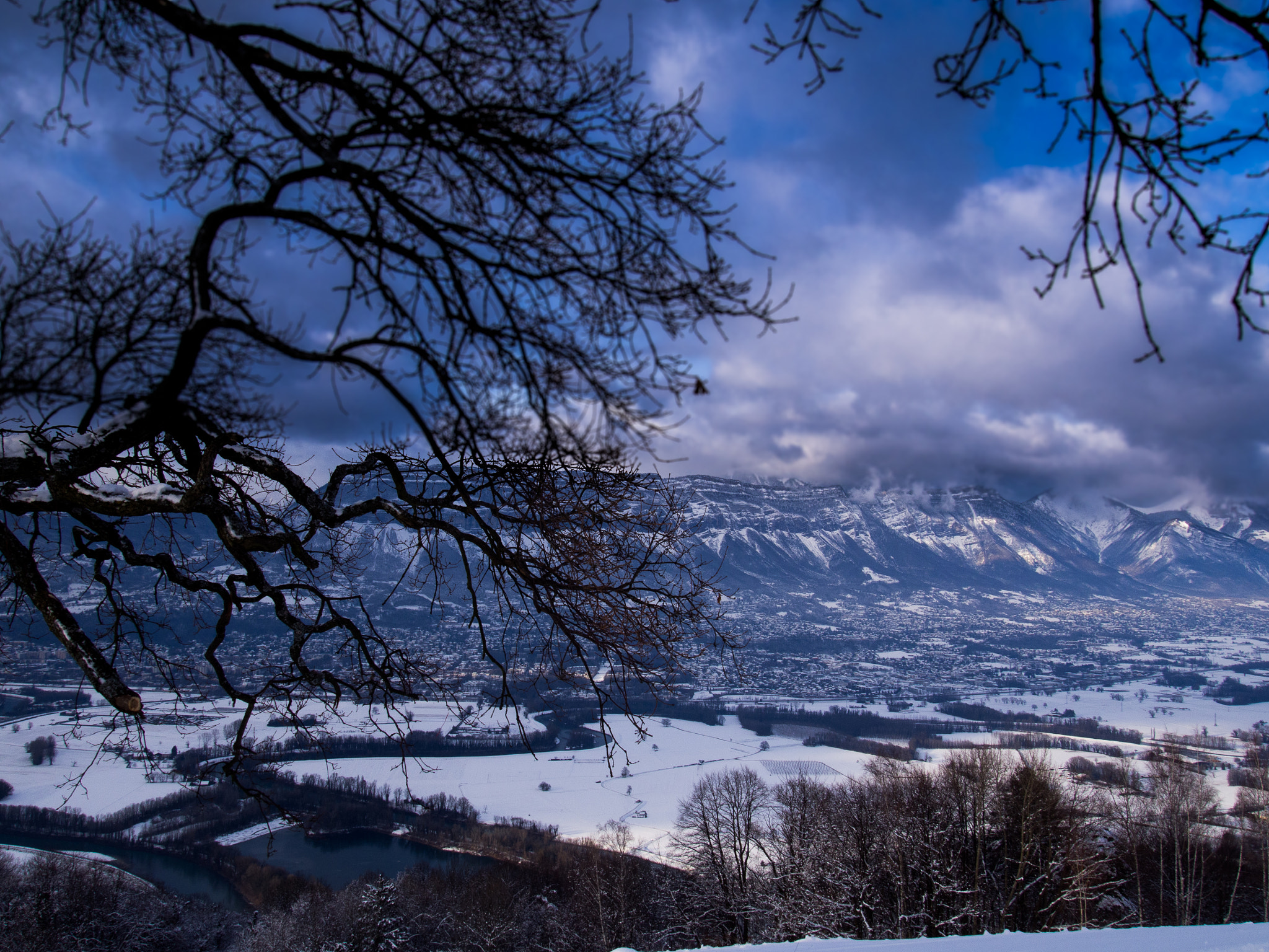 Olympus PEN E-PL6 sample photo. Grenoble under the snow photography