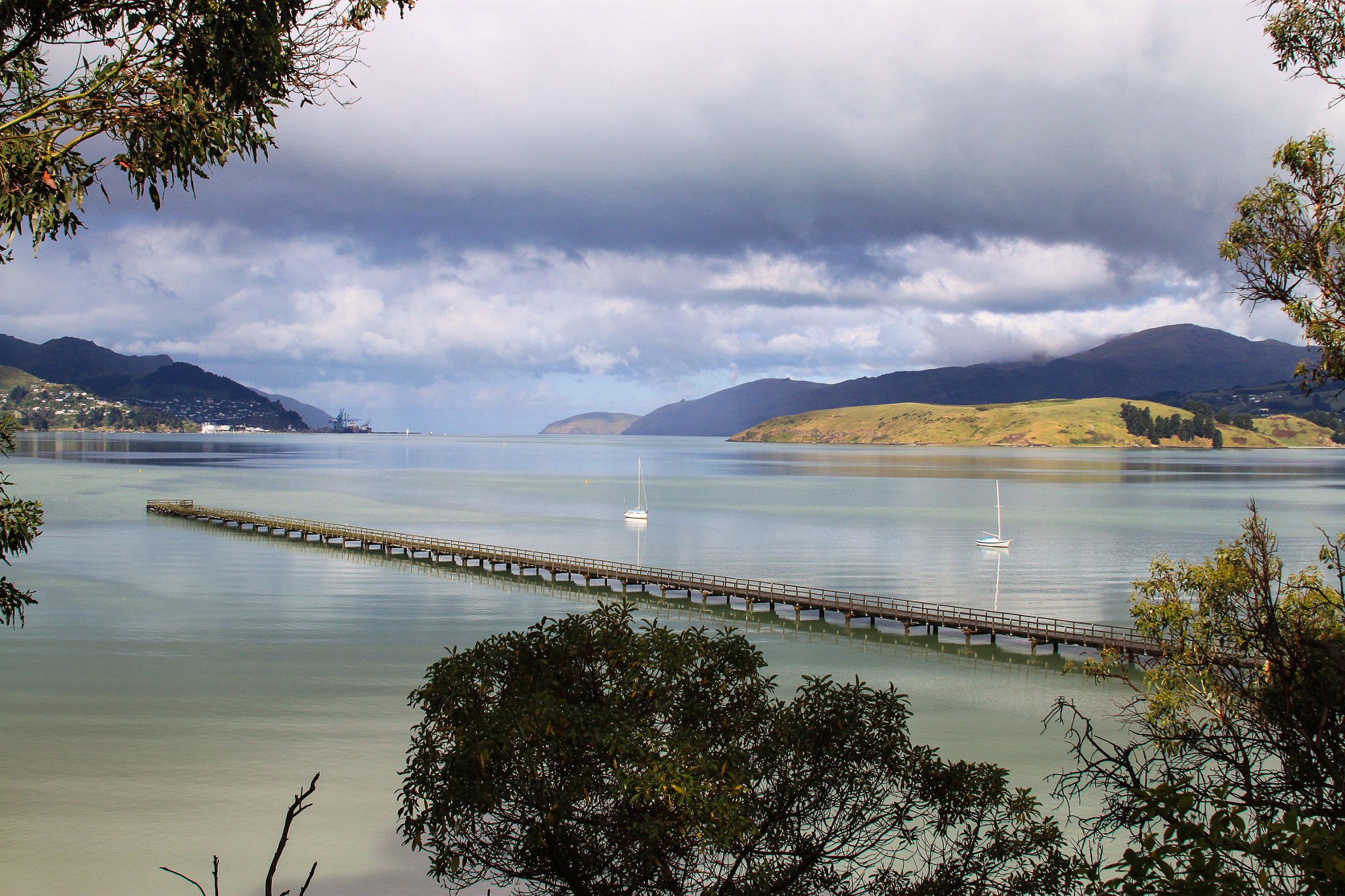 Canon EF 28-135mm F3.5-5.6 IS USM sample photo. Jetty and across the bay towards diamond harbour photography
