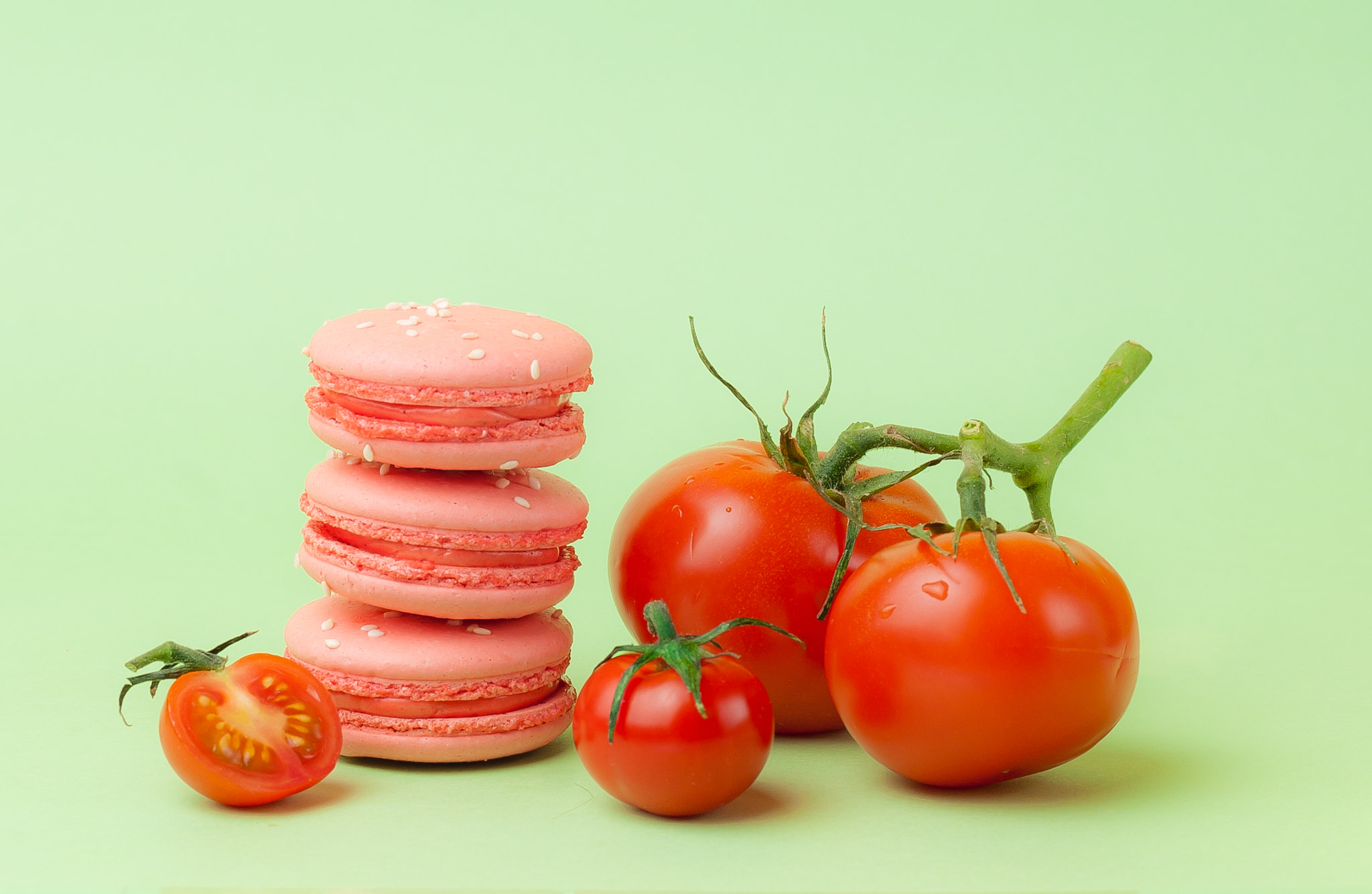 Nikon D200 + Nikon AF Nikkor 50mm F1.4D sample photo. Tomatoes macarons photography