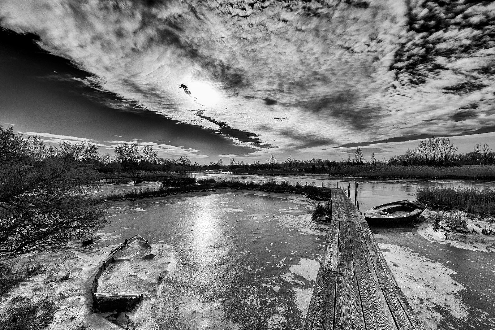 Canon EOS 700D (EOS Rebel T5i / EOS Kiss X7i) + Sigma 8-16mm F4.5-5.6 DC HSM sample photo. Frozen lagoon photography