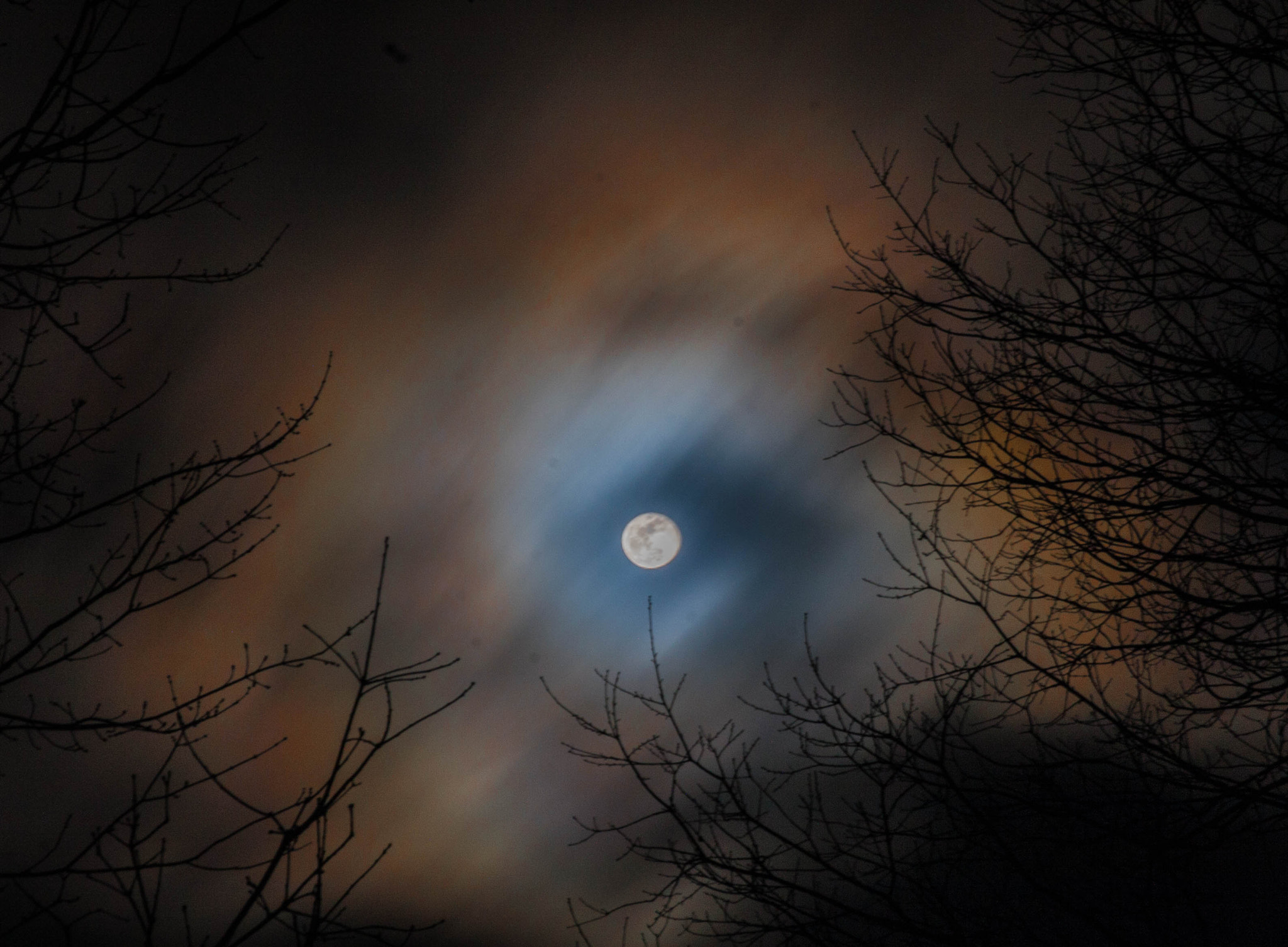 Canon EF 28-135mm F3.5-5.6 IS USM sample photo. Moon glow 2 photography