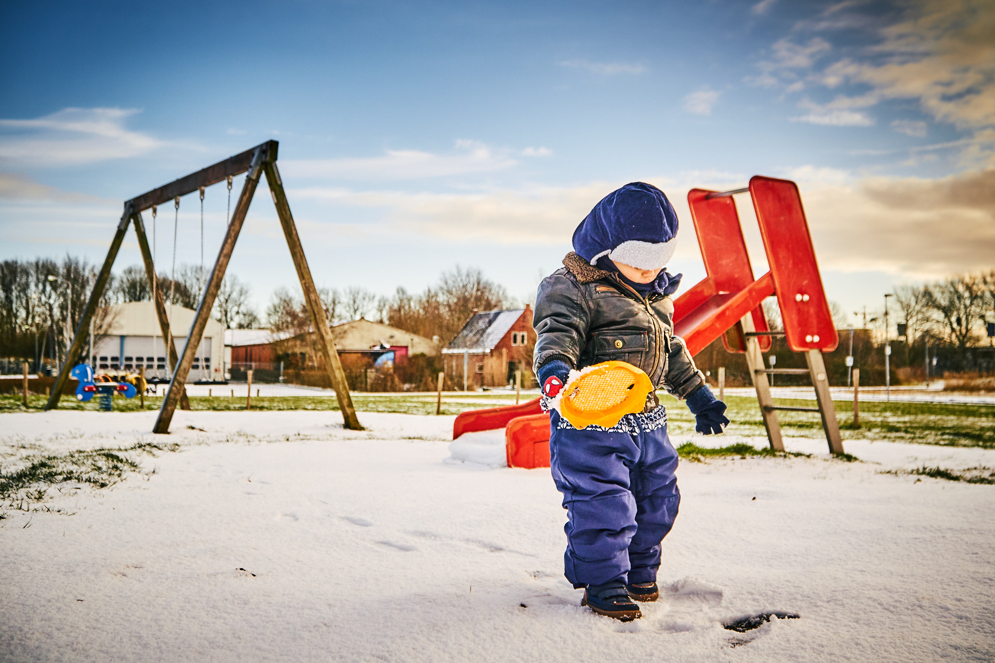 Sony E PZ 18-105mm F4 G OSS sample photo. Sun and snow photography