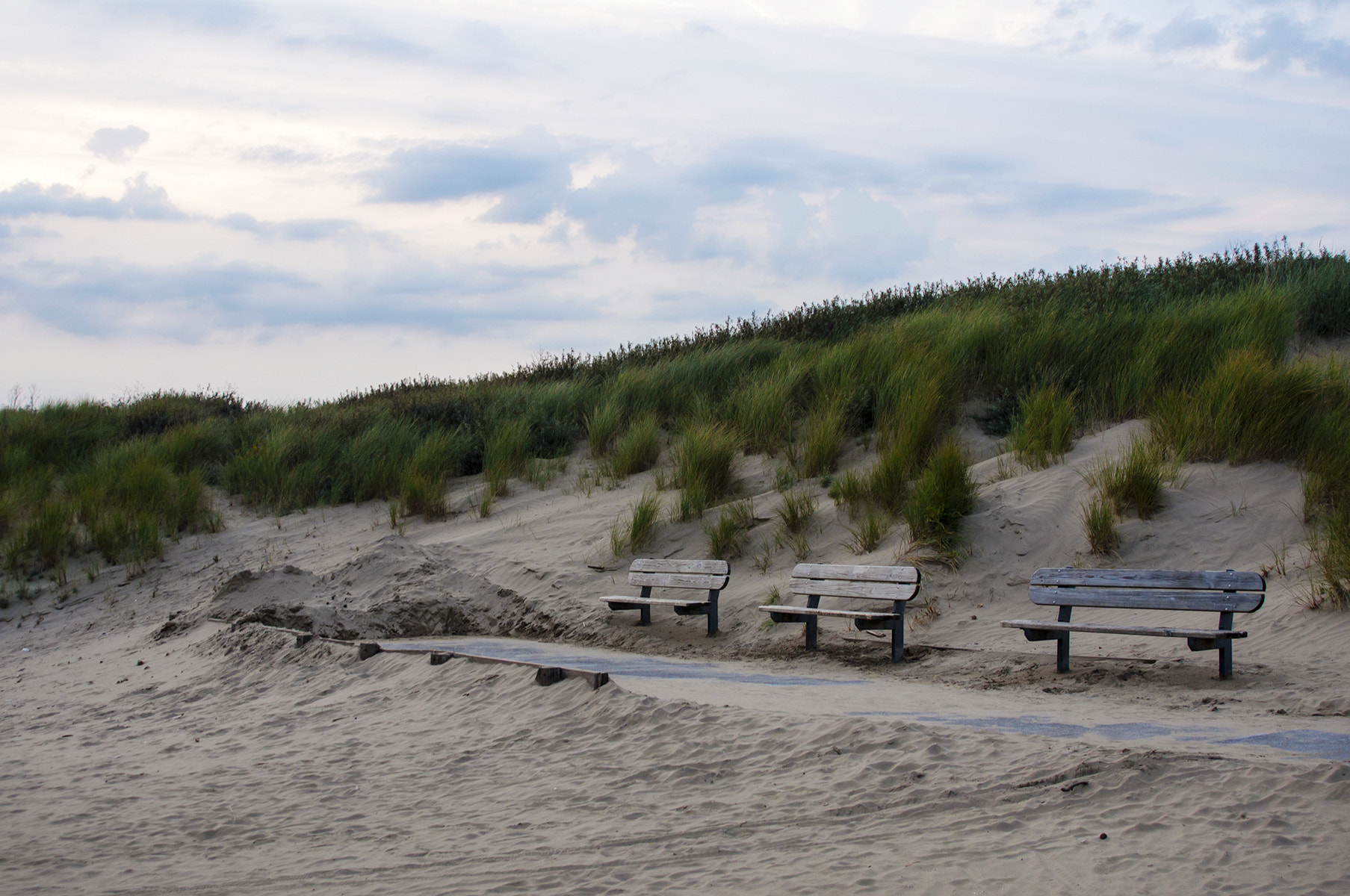 Nikon D90 + AF Zoom-Nikkor 28-105mm f/3.5-4.5D IF sample photo. Grandpa's beach photography