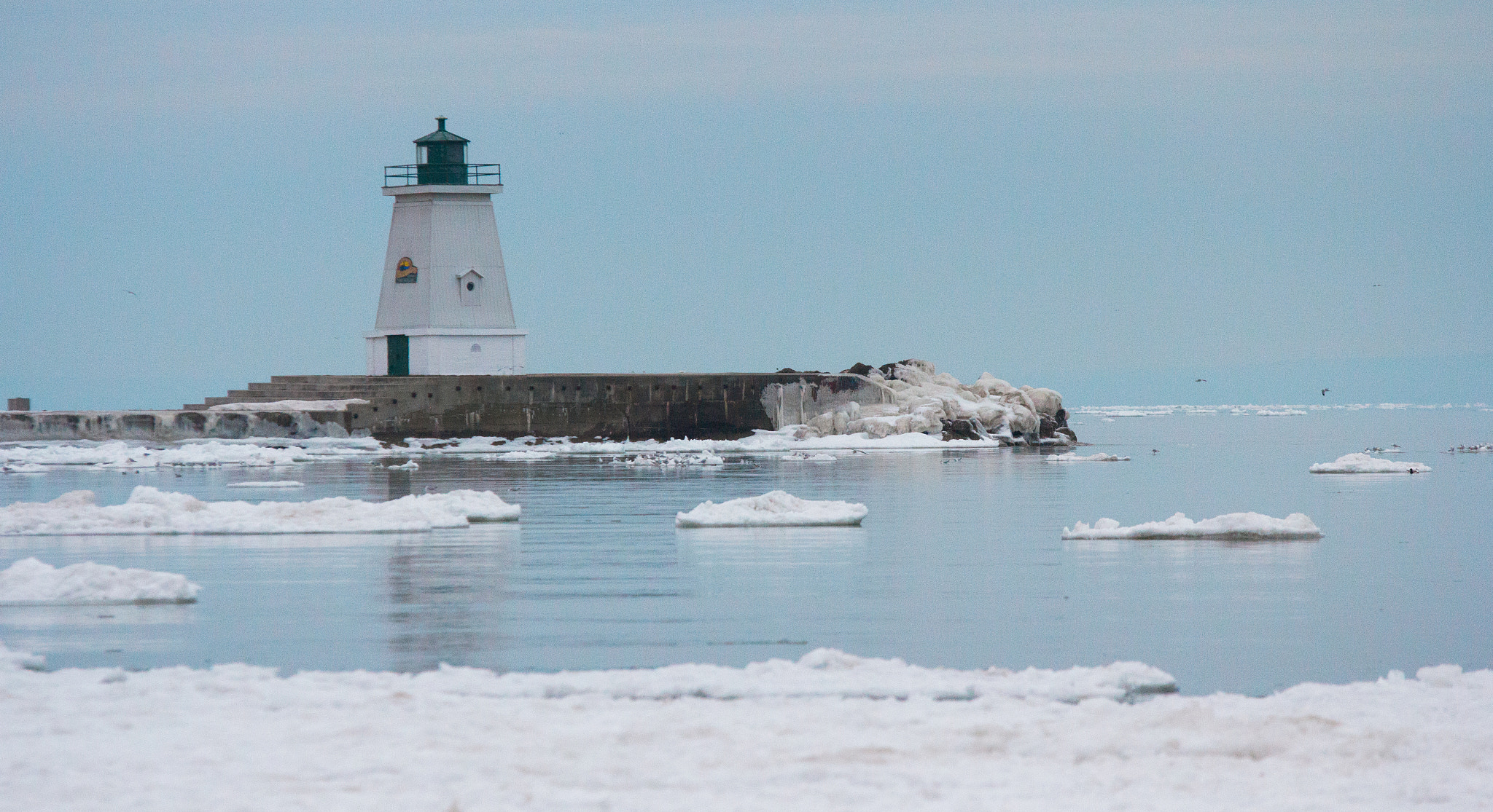Canon EOS 550D (EOS Rebel T2i / EOS Kiss X4) sample photo. Icy lighthouse photography