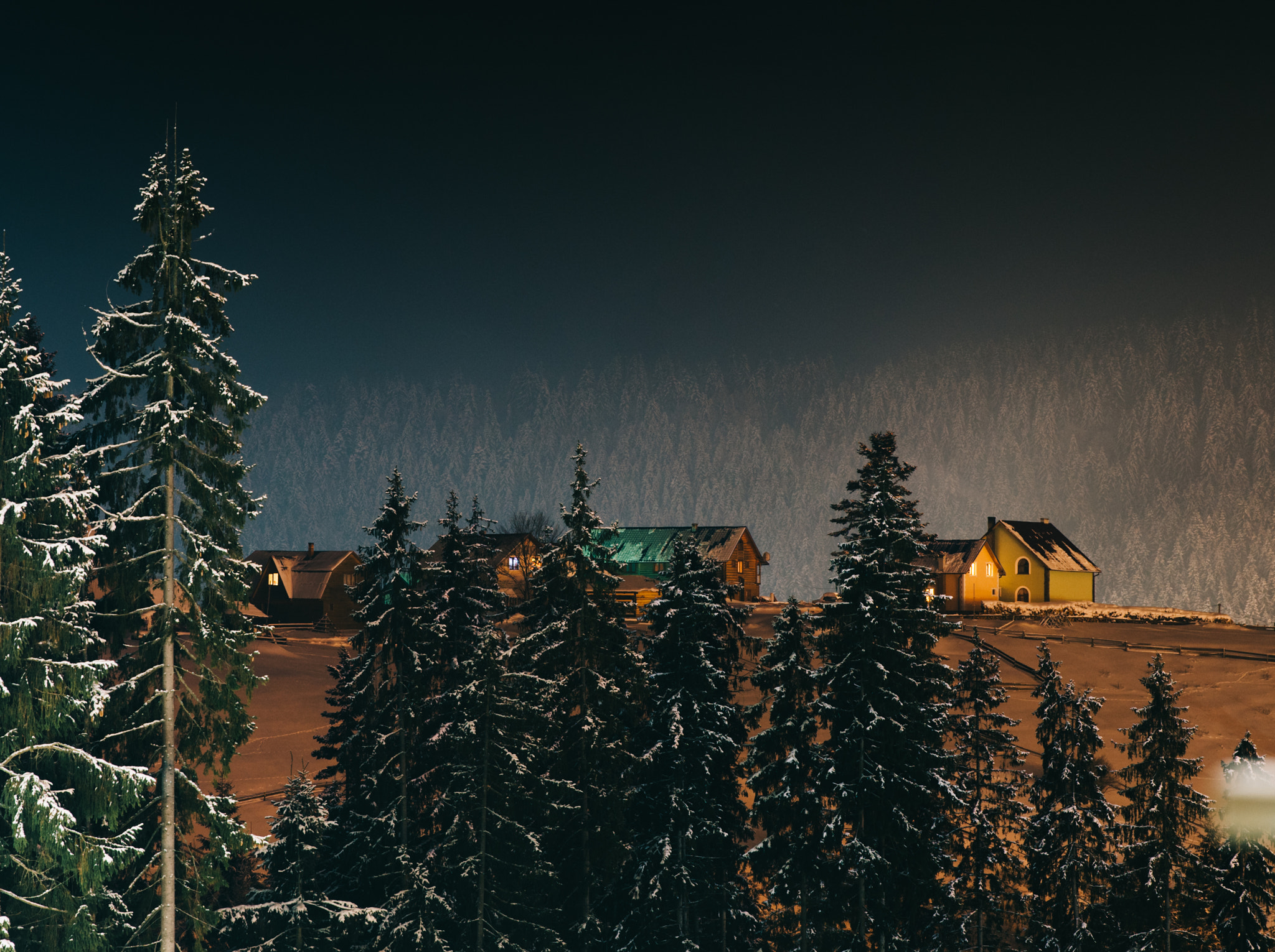 Canon EF 24-70mm F2.8L II USM sample photo. Houses on the edge photography