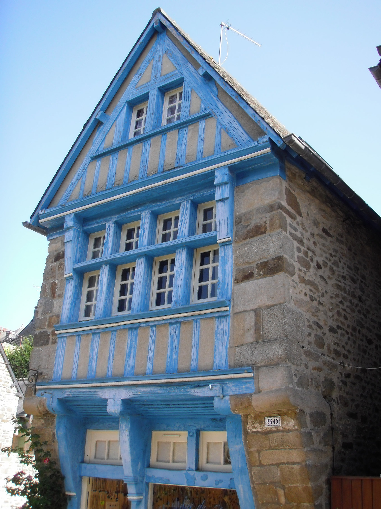 Olympus u550WP,S550WP sample photo. Petit maison a dinant photography
