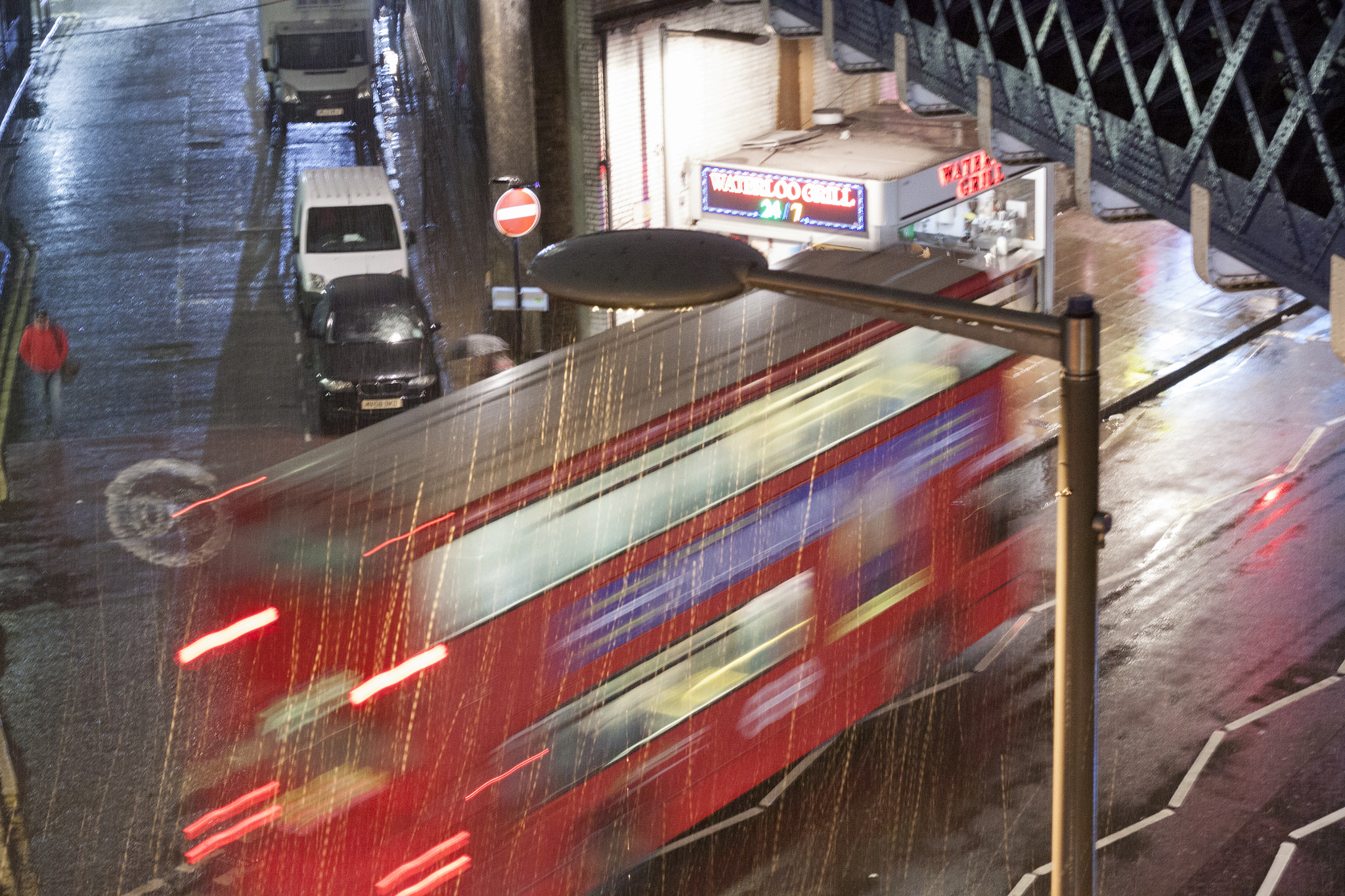 Canon EOS 50D + Canon EF 50mm F1.8 STM sample photo. Red bus photography