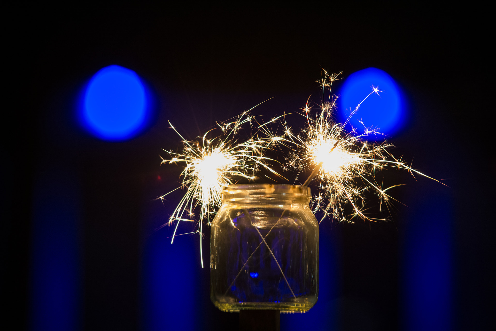 Sigma 70-200mm F2.8 EX DG OS HSM sample photo. New year art photography