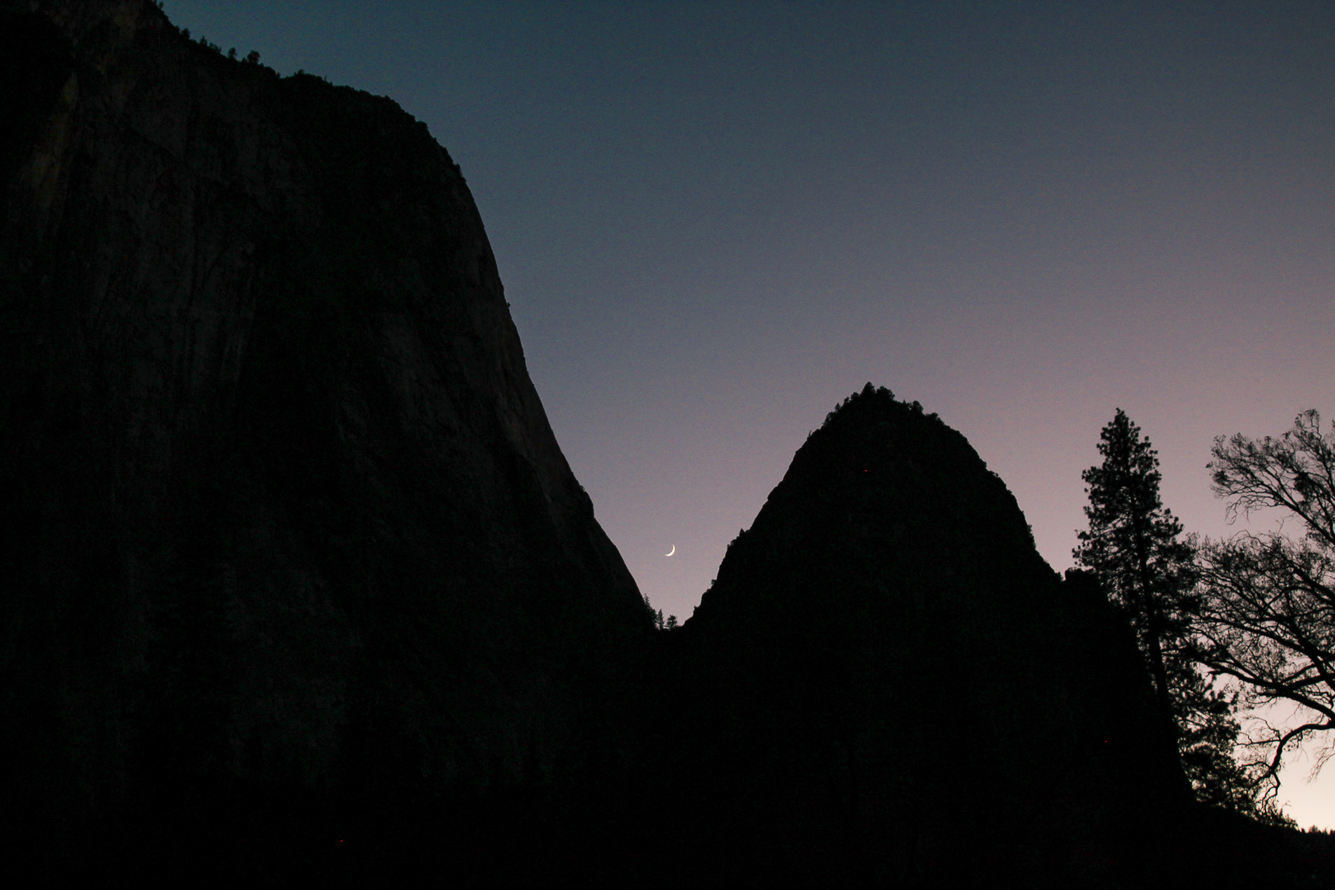 Sigma 24-70mm F2.8 EX DG Macro sample photo. Yosemite nights photography