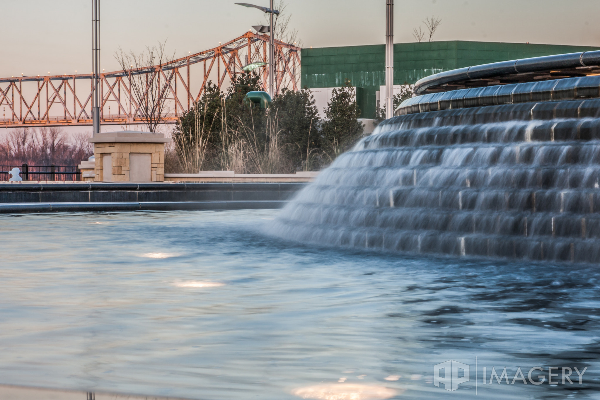 Tamron SP AF 17-50mm F2.8 XR Di II LD Aspherical (IF) sample photo. Steamy fountain photography