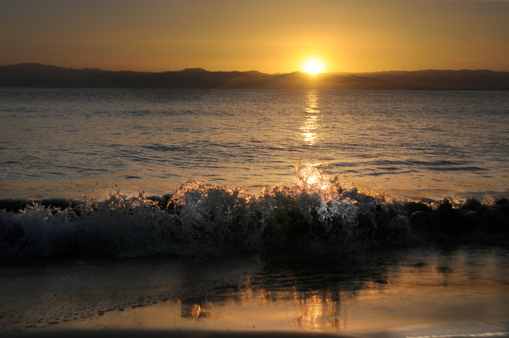 AF Zoom-Nikkor 24-120mm f/3.5-5.6D IF sample photo. Between reality photography