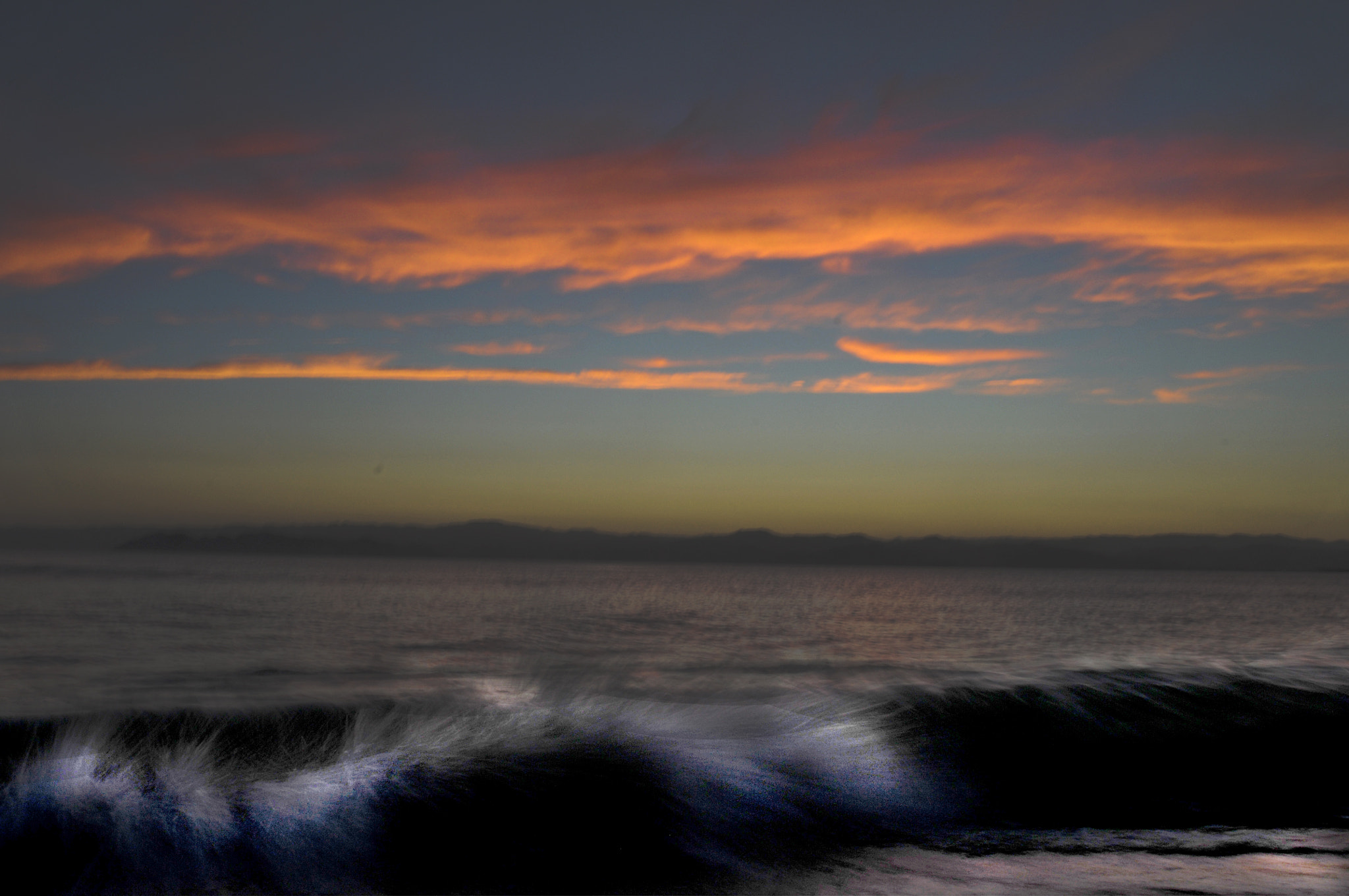 AF Zoom-Nikkor 24-120mm f/3.5-5.6D IF sample photo. Between reality photography