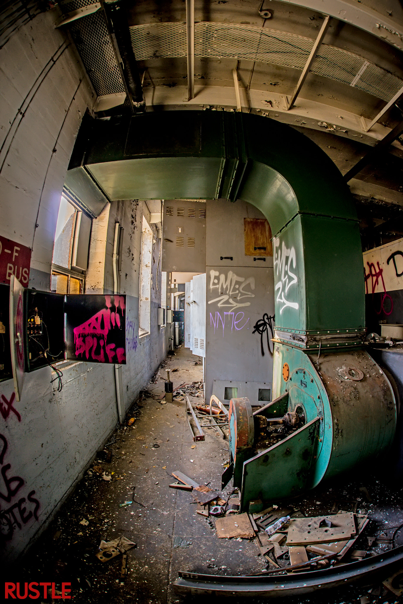 Nikon D800 + Sigma 15mm F2.8 EX DG Diagonal Fisheye sample photo. Dsc photography