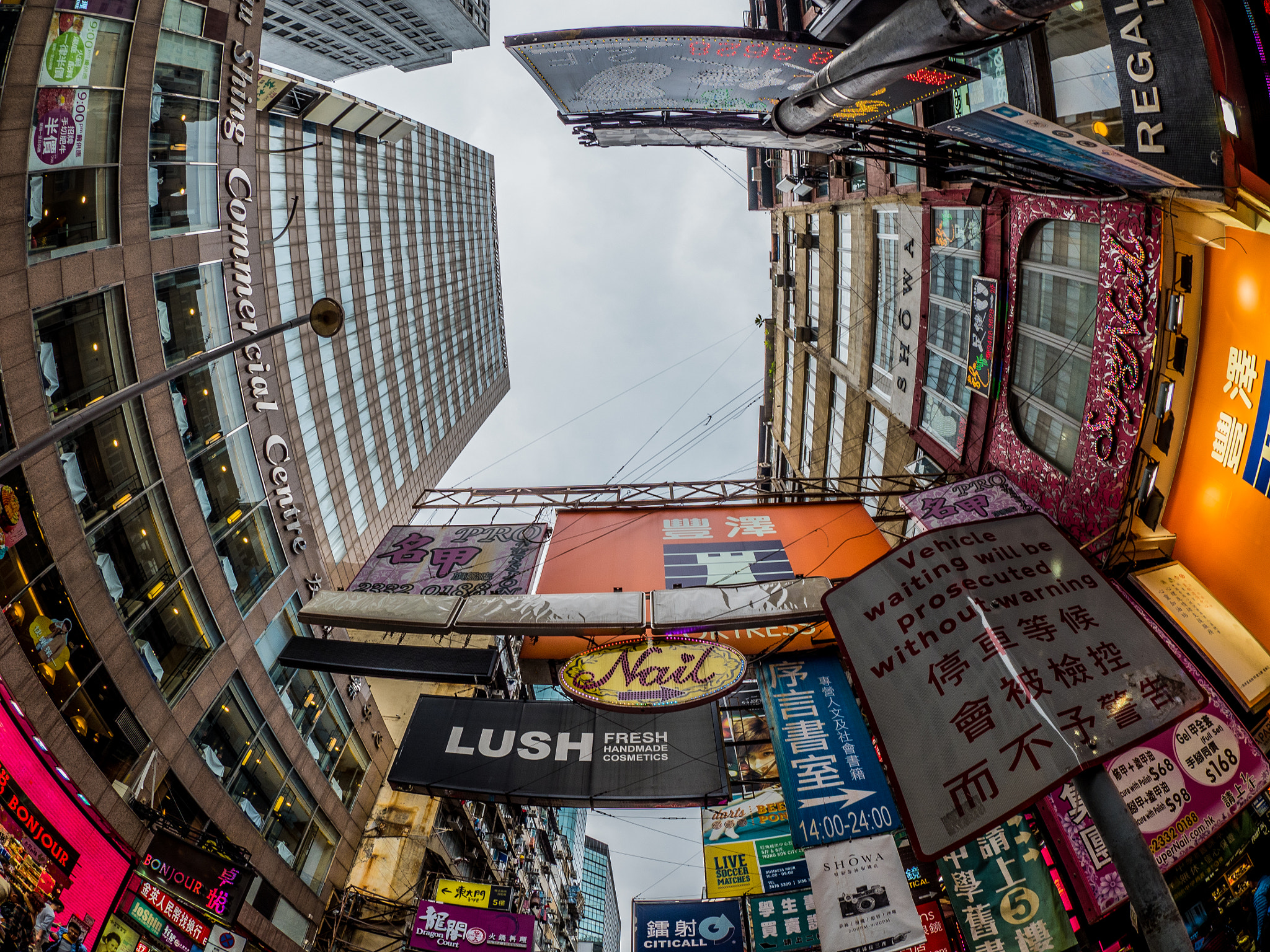 OLYMPUS M.8mm F1.8 sample photo. The sky of mongkok photography