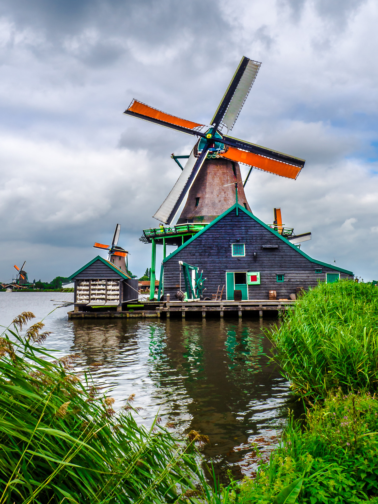 Olympus M.Zuiko Digital 14-42mm F3.5-5.6 II R sample photo. Windmills in zaanse schans
 photography