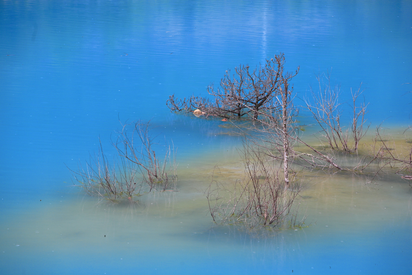 Canon EF 70-200mm F2.8L IS USM sample photo. Natural blue lake photography