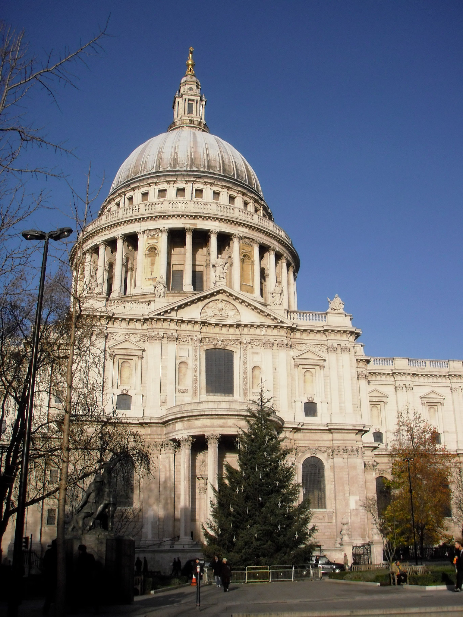 Olympus u550WP,S550WP sample photo. St paul's cathedral photography