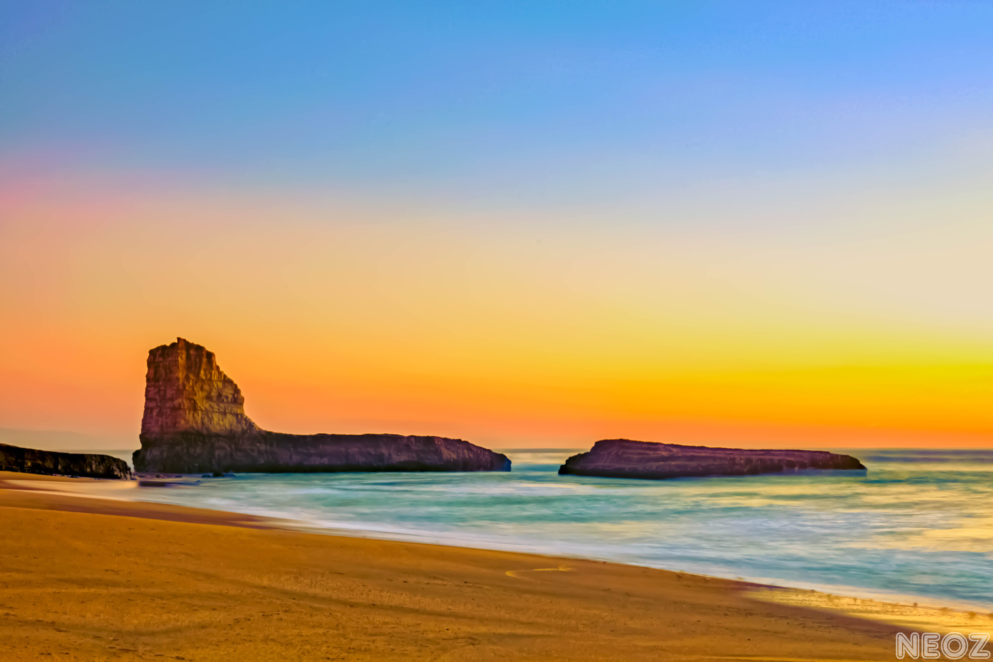 Canon EF 16-35mm F4L IS USM sample photo. Cloudless sunset at four miles beach photography
