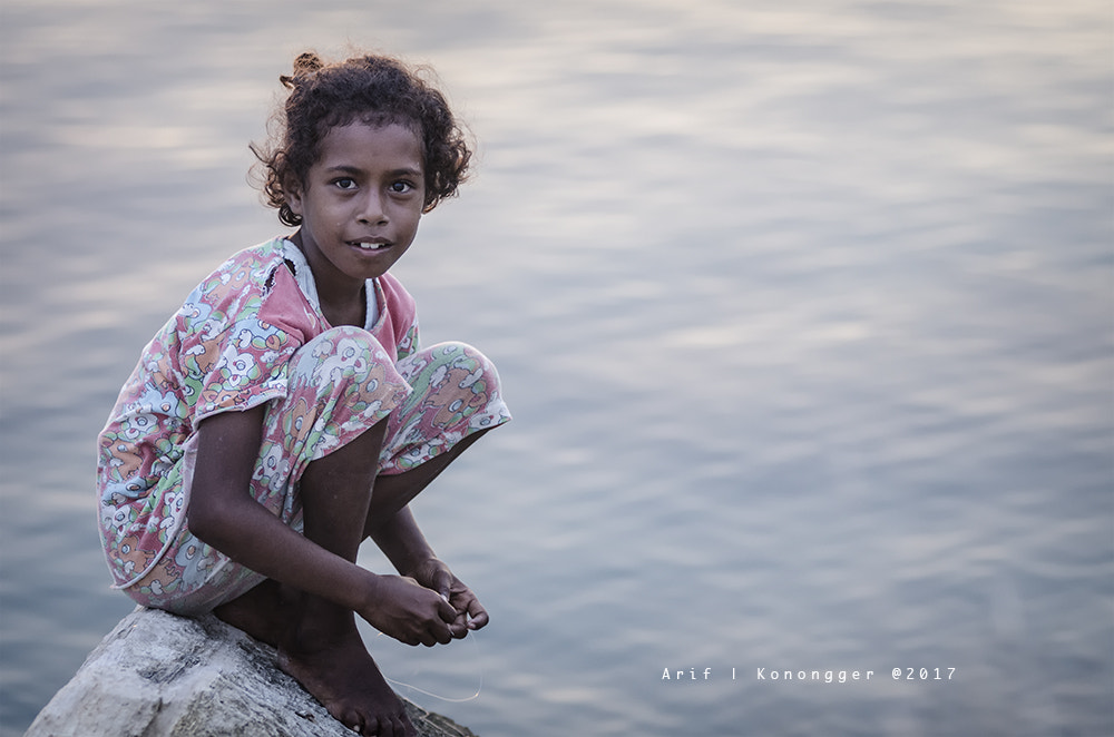 Nikon AF-Nikkor 80-200mm F2.8D ED sample photo. Peace smile photography