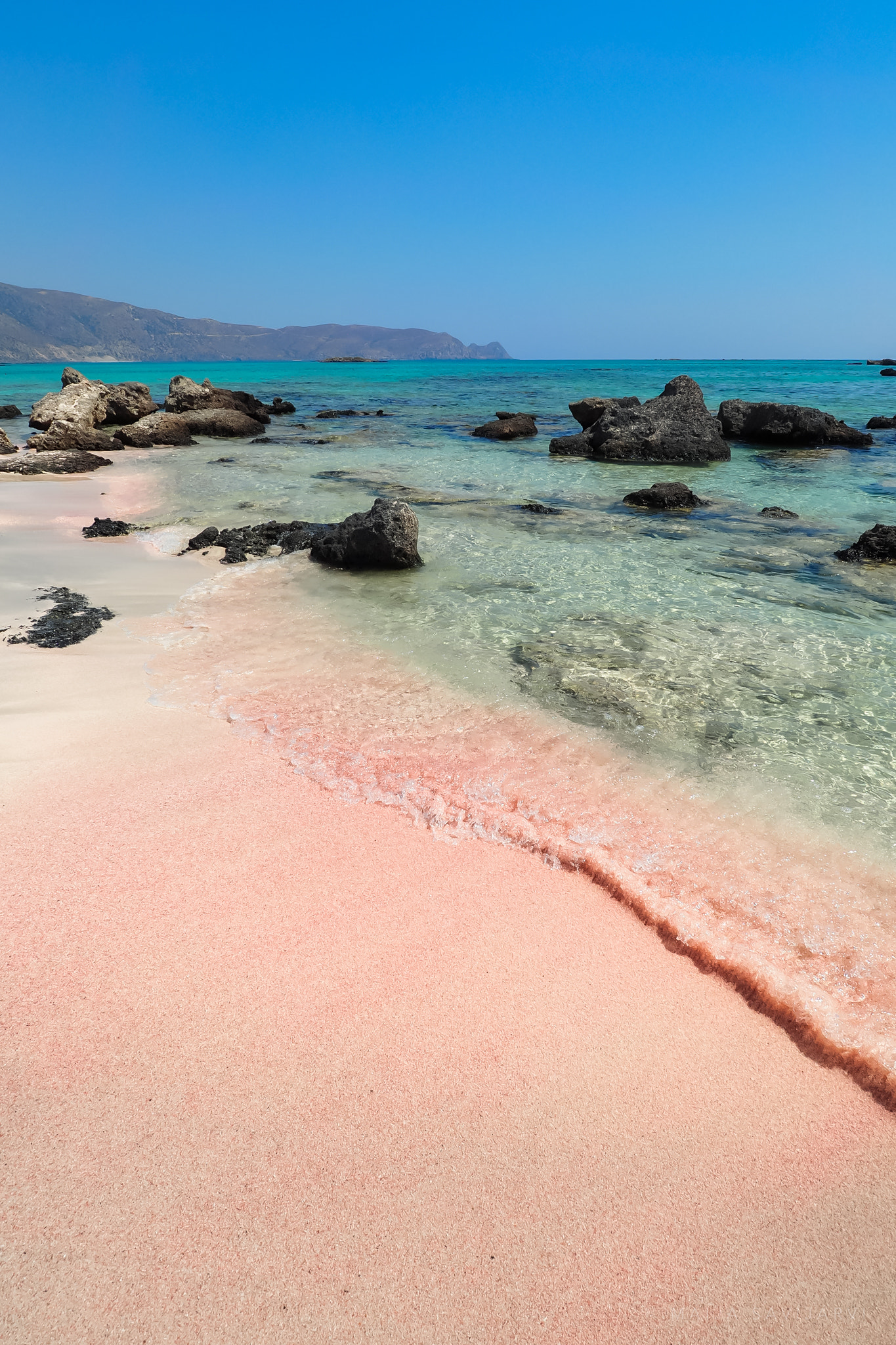 Olympus OM-D E-M10 + OLYMPUS M.9-18mm F4.0-5.6 sample photo. Pink sand on elafonissi beach photography