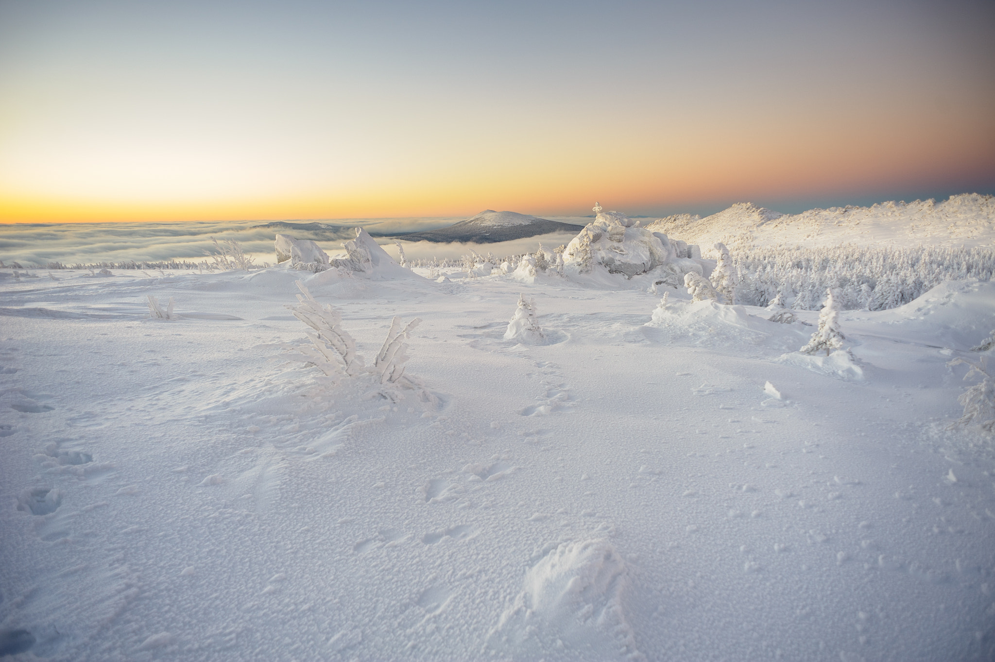 Nikon D700 + Nikon AF Nikkor 20mm F2.8D sample photo. Sunrise photography