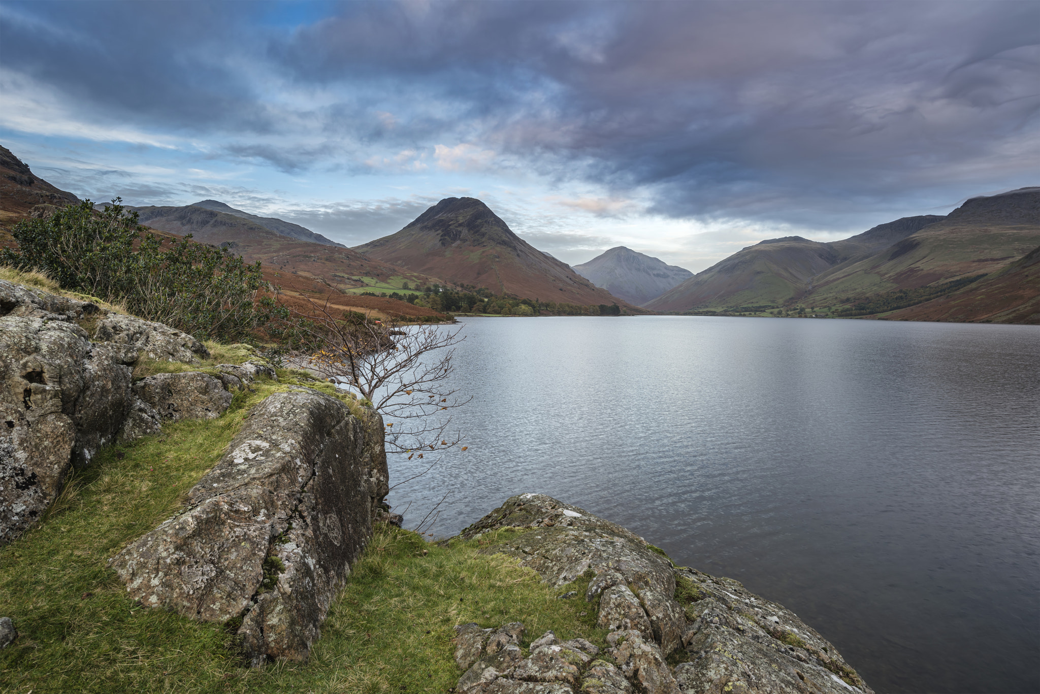 Nikon AF-S Nikkor 18-35mm F3.5-4.5G ED sample photo. Beautiful sunset landscape image of wast water and mountains in photography