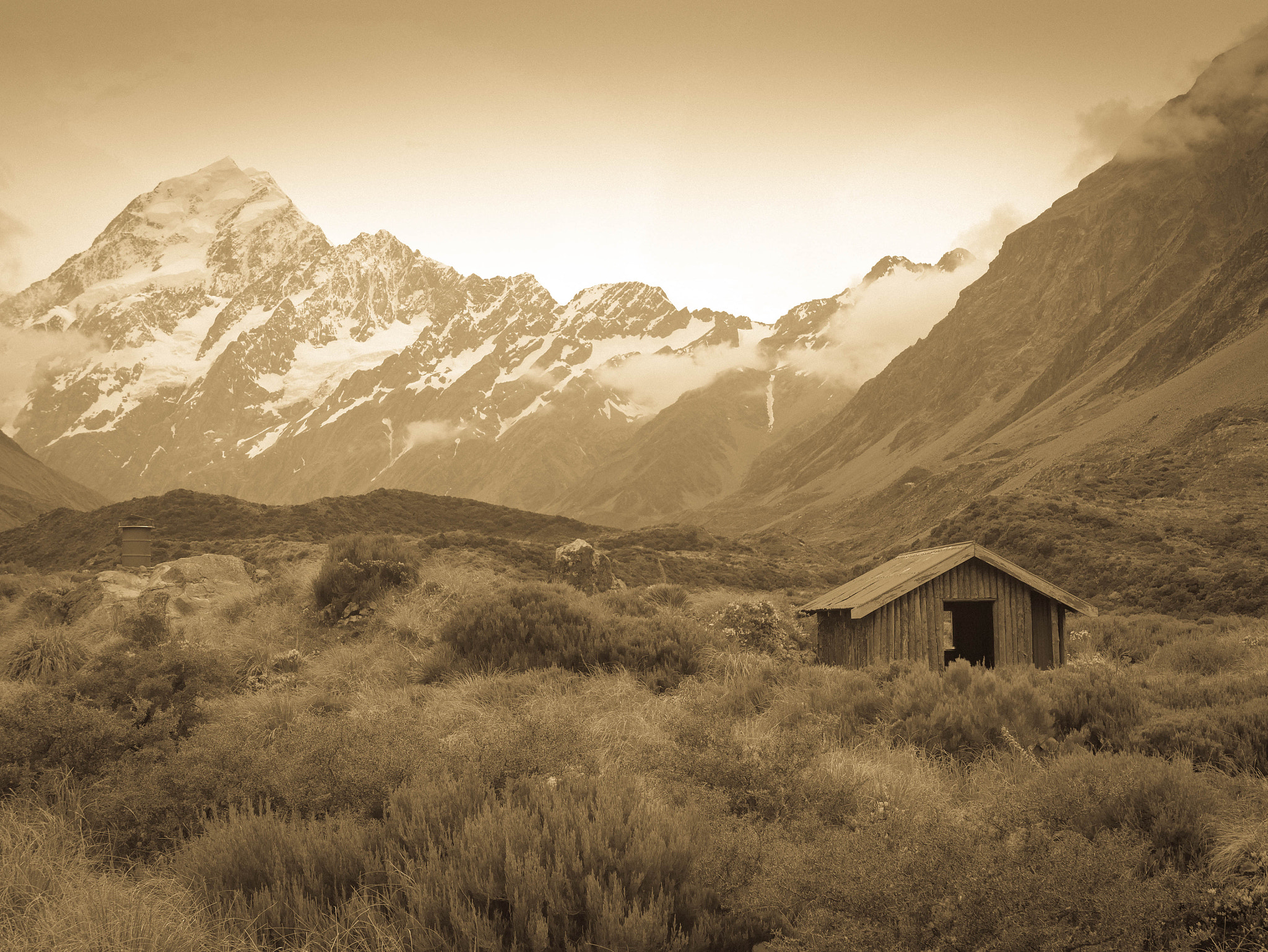 Panasonic Lumix DMC-G7 sample photo. Tall mountain small shed new zealand photography