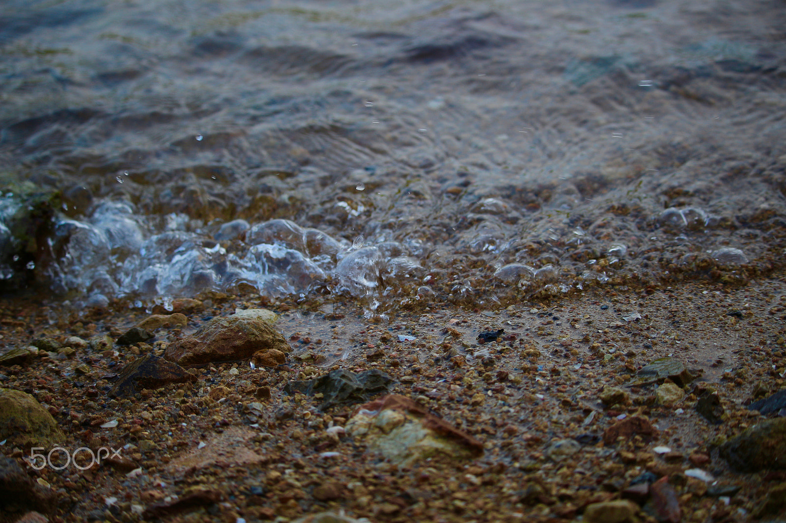 Canon EOS 100D (EOS Rebel SL1 / EOS Kiss X7) sample photo. Waves on a rocky beach photography